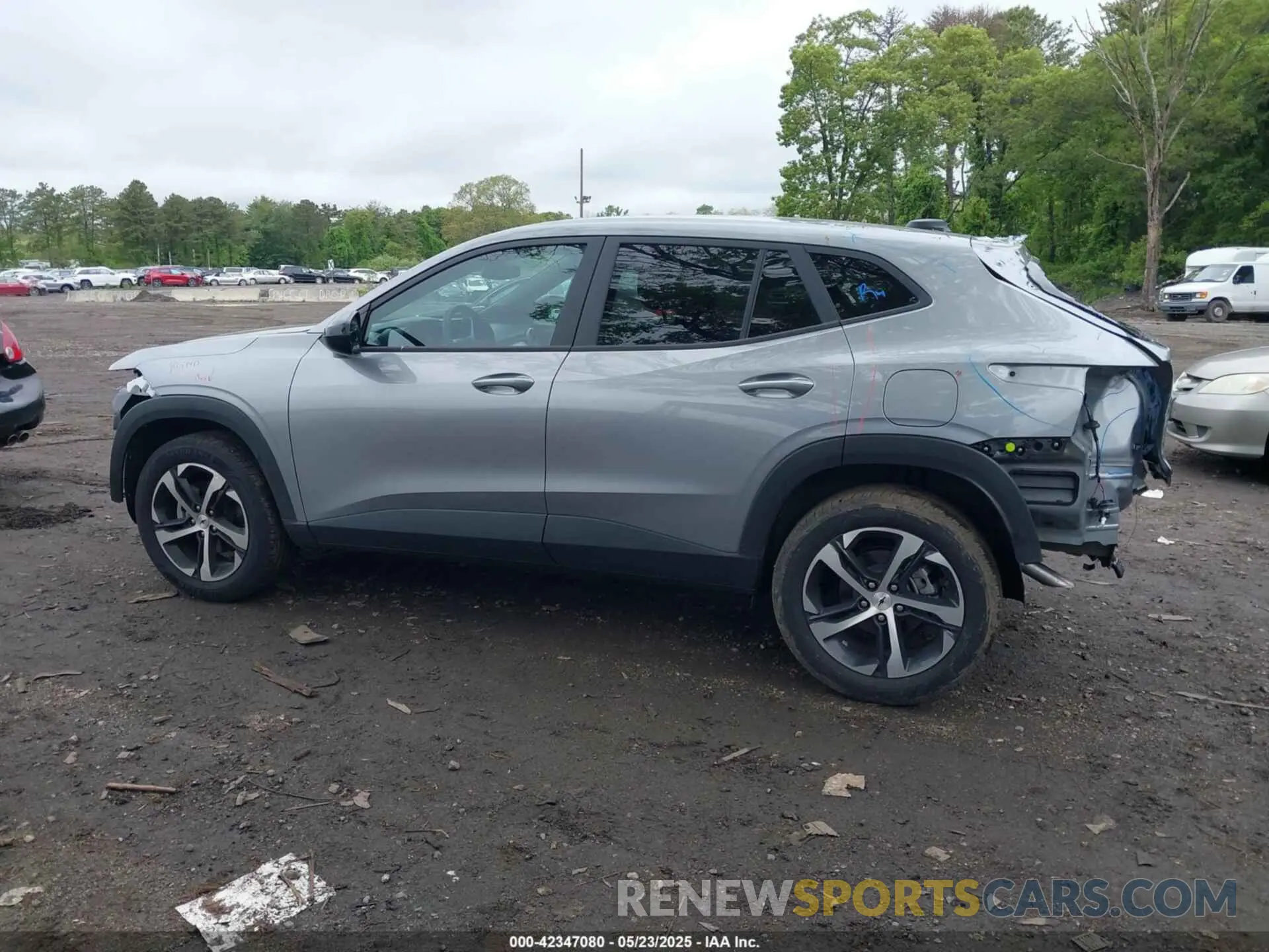 14 fotografías del automóvil dañado KL77LGEP1SC127424 CHEVROLET TRAX 2025
