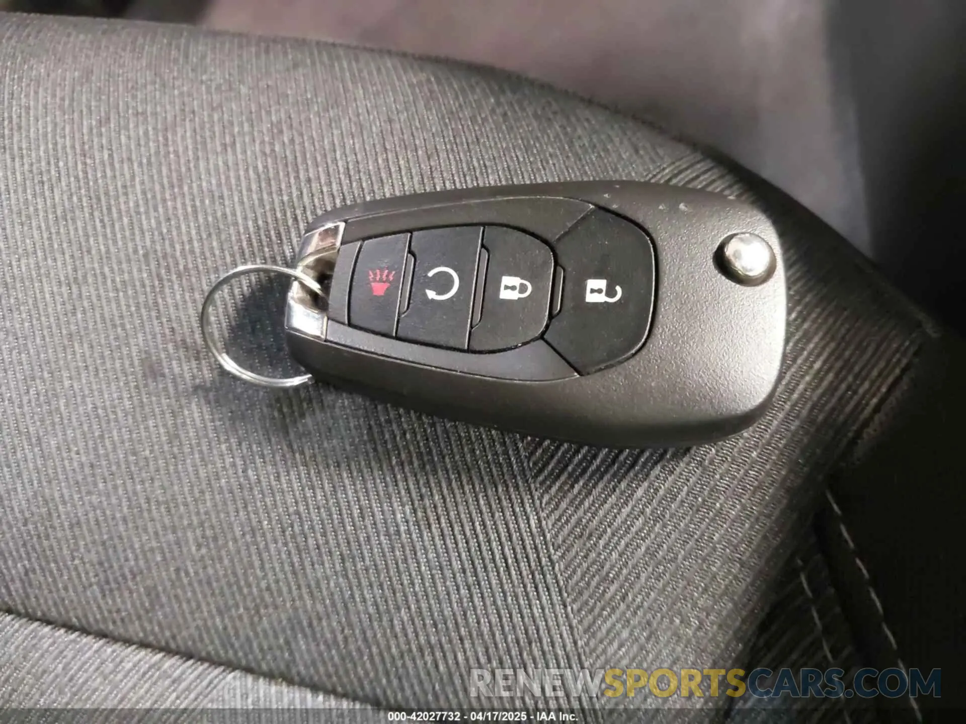 11 fotografías del automóvil dañado KL77LGEP3SC049339 CHEVROLET TRAX 2025