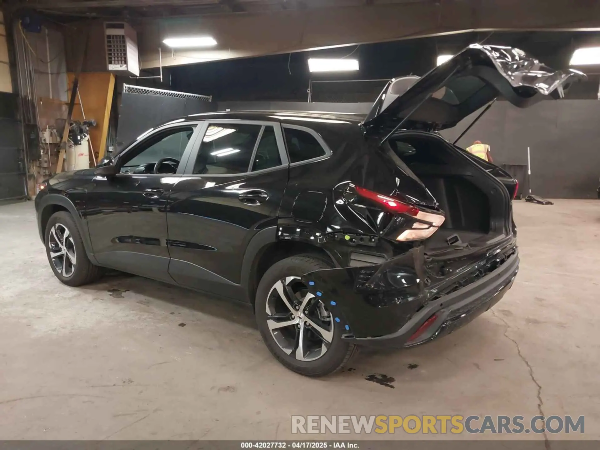 3 fotografías del automóvil dañado KL77LGEP3SC049339 CHEVROLET TRAX 2025