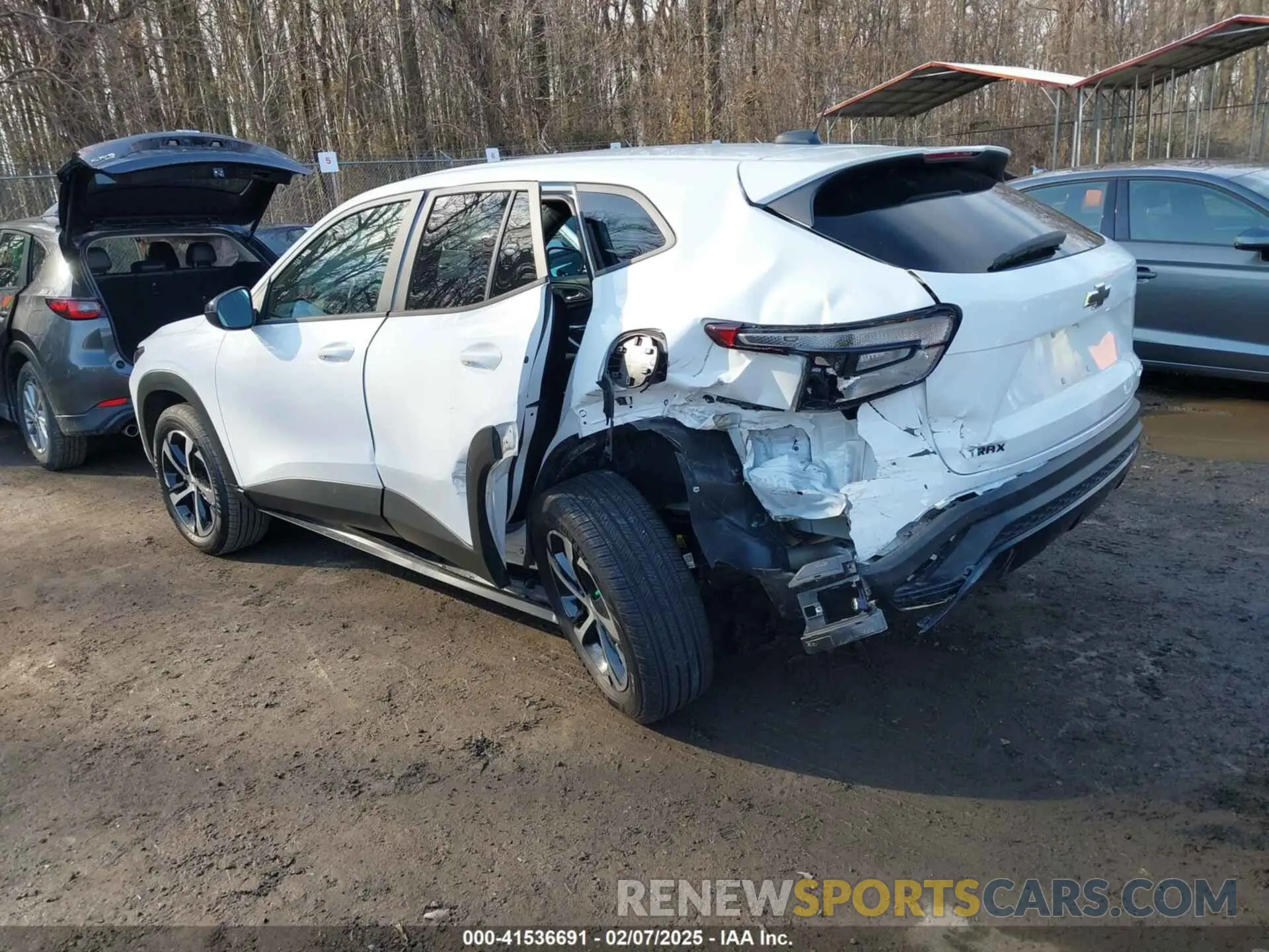 3 fotografías del automóvil dañado KL77LGEP3SC095088 CHEVROLET TRAX 2025