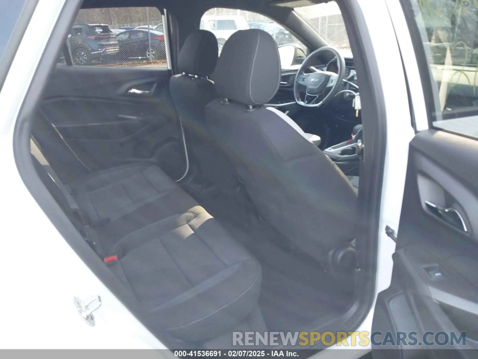 8 fotografías del automóvil dañado KL77LGEP3SC095088 CHEVROLET TRAX 2025