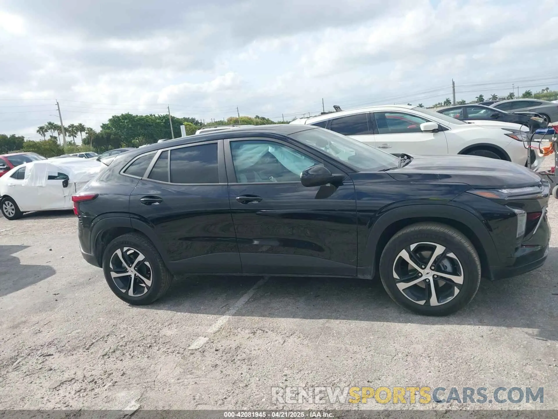 14 fotografías del automóvil dañado KL77LGEP6SC072758 CHEVROLET TRAX 2025