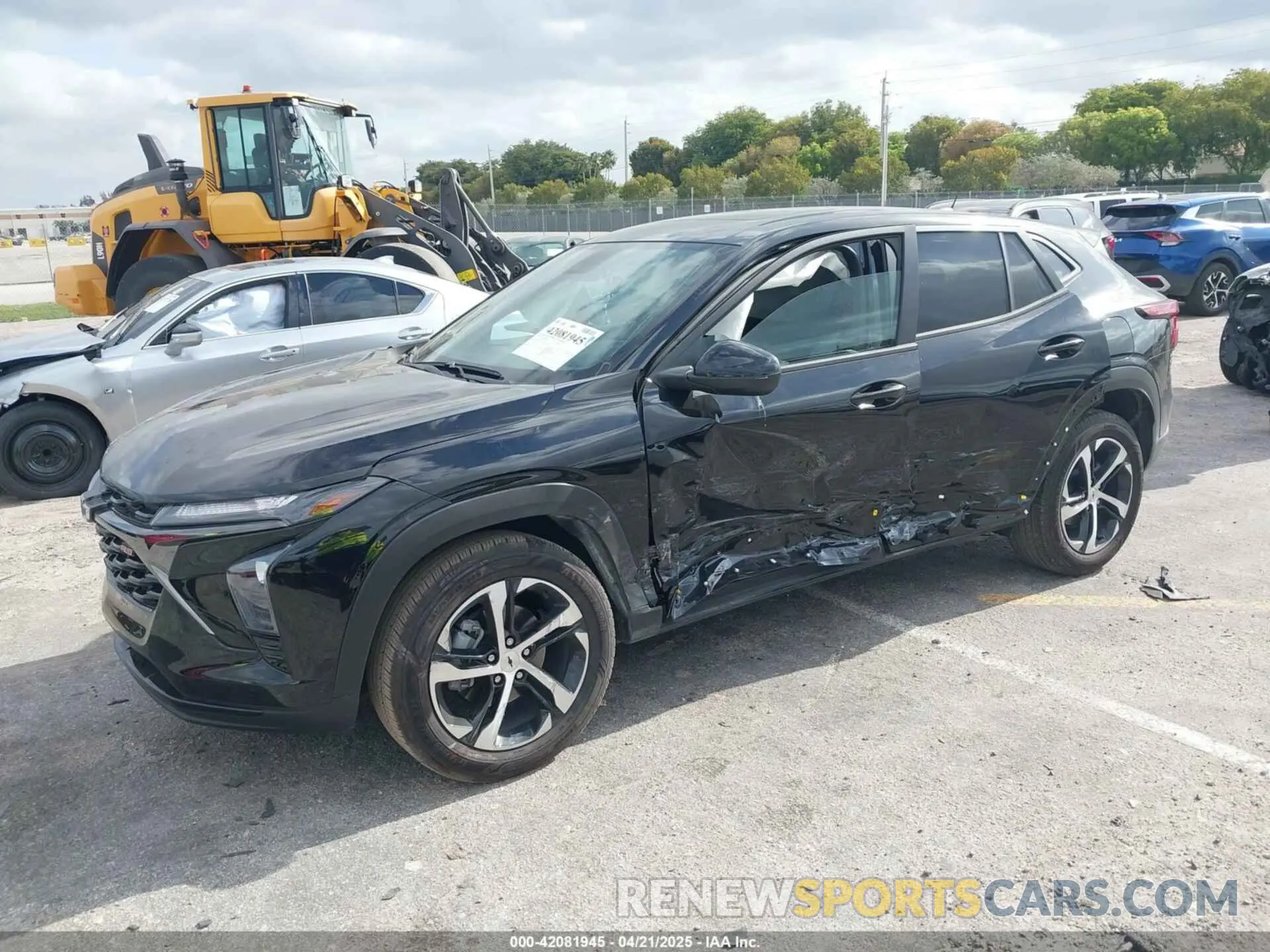 2 fotografías del automóvil dañado KL77LGEP6SC072758 CHEVROLET TRAX 2025