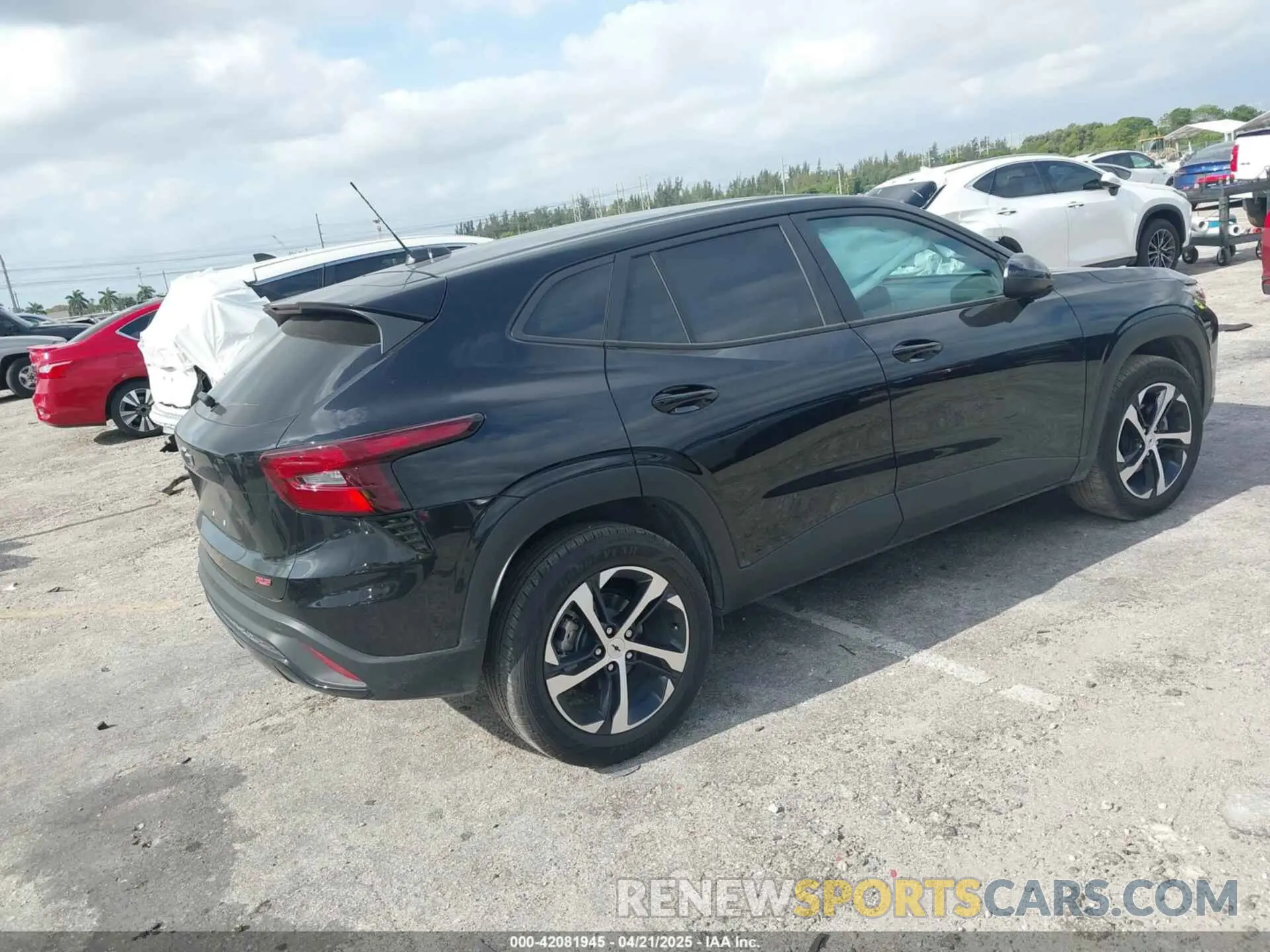 4 fotografías del automóvil dañado KL77LGEP6SC072758 CHEVROLET TRAX 2025