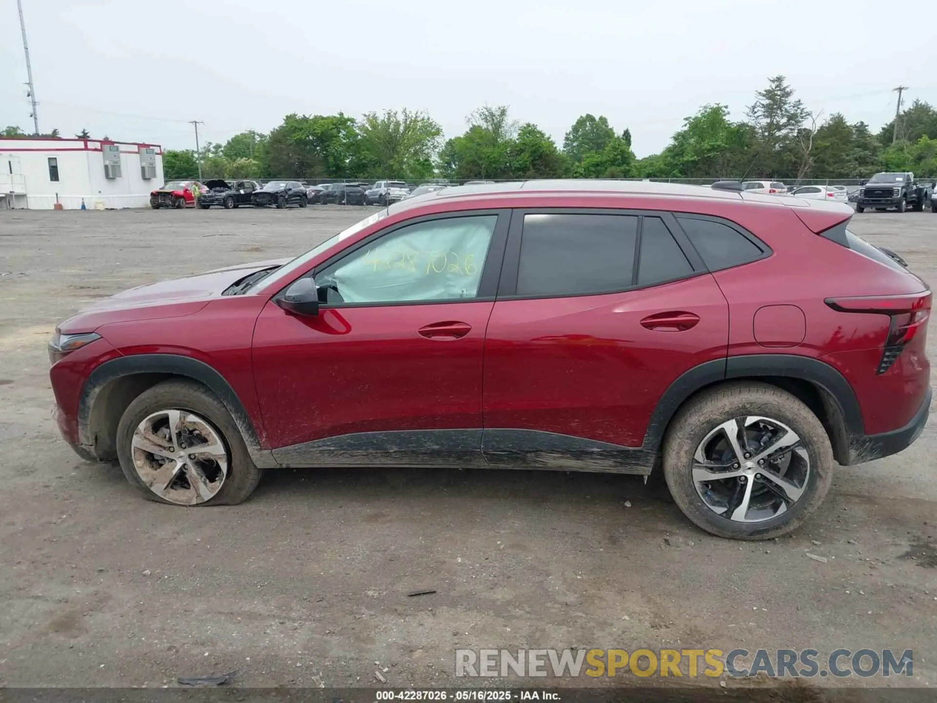 14 fotografías del automóvil dañado KL77LGEP8SC121717 CHEVROLET TRAX 2025