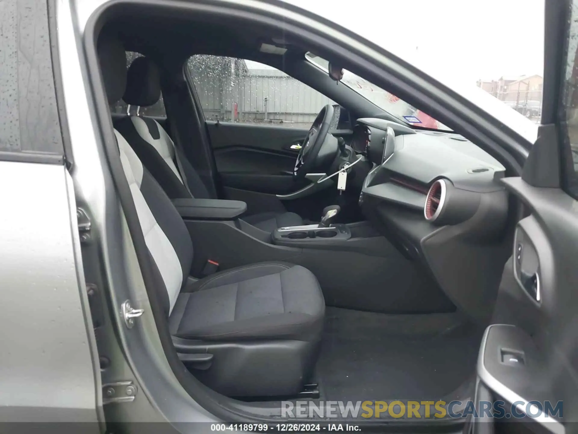 5 fotografías del automóvil dañado KL77LGEP9SC033601 CHEVROLET TRAX 2025