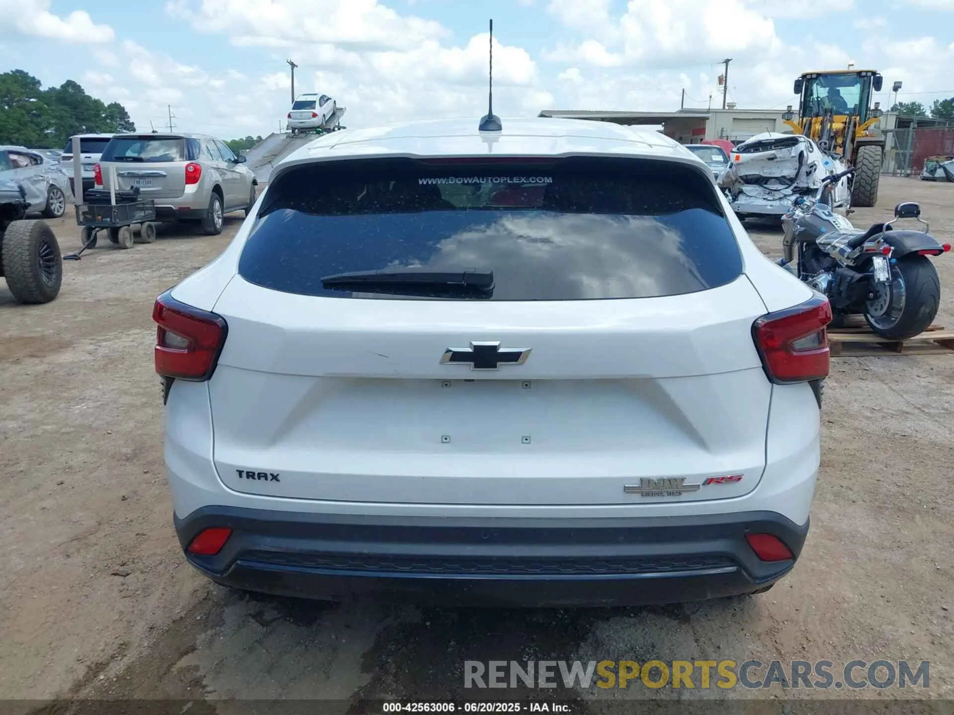 17 fotografías del automóvil dañado KL77LGEPXSC072780 CHEVROLET TRAX 2025