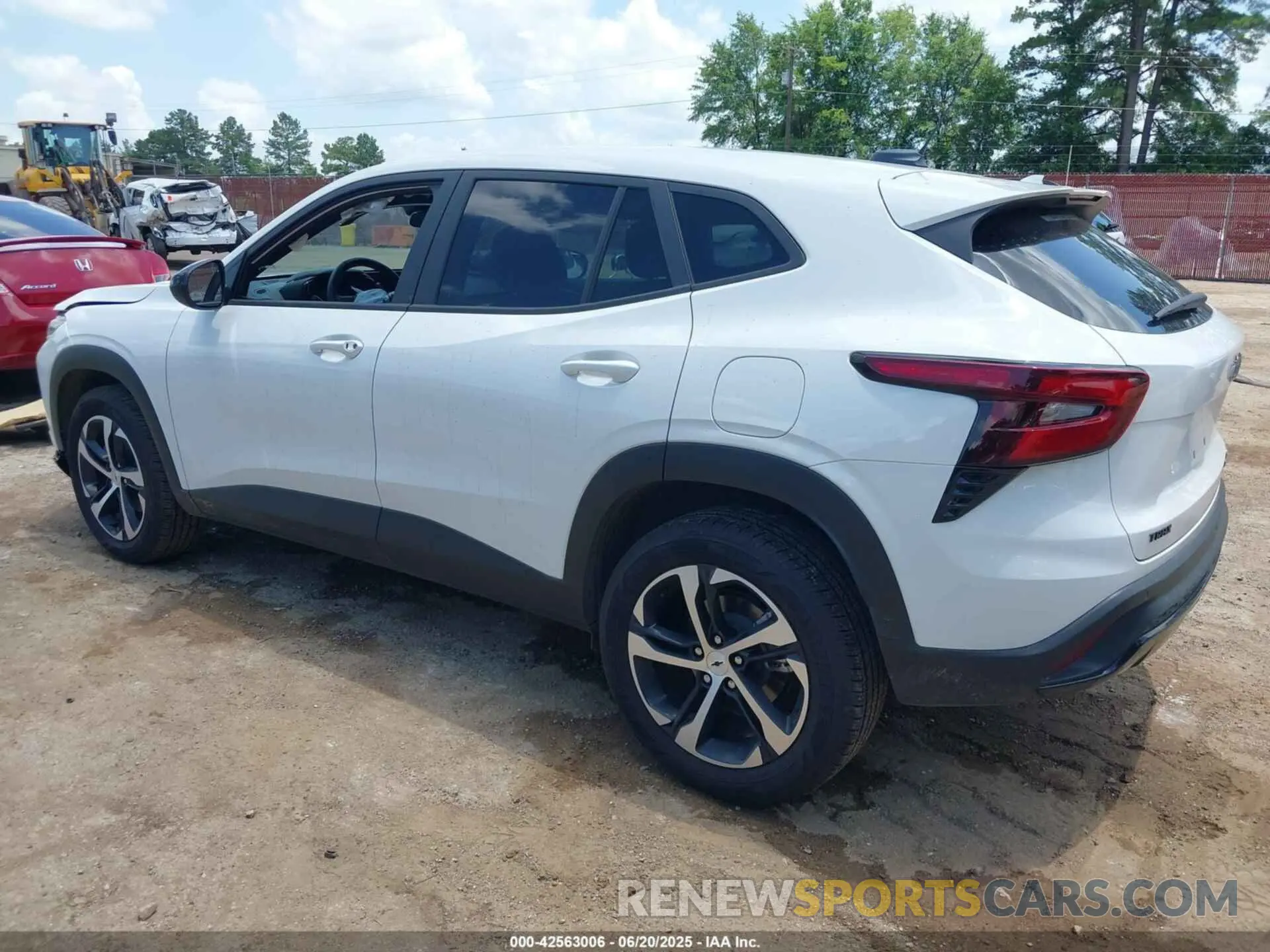 3 fotografías del automóvil dañado KL77LGEPXSC072780 CHEVROLET TRAX 2025