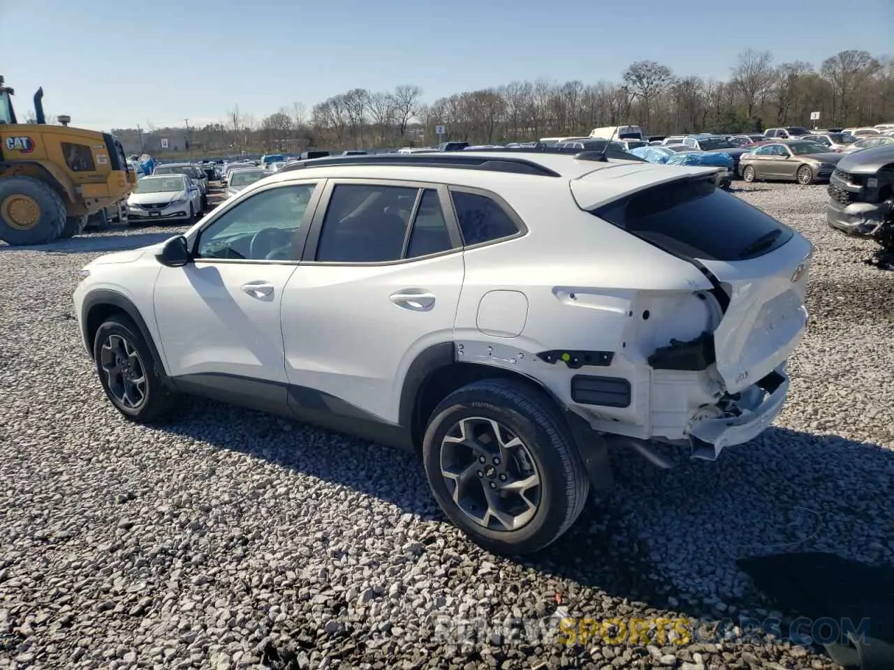 2 fotografías del automóvil dañado KL77LHEP0SC020595 CHEVROLET TRAX 2025
