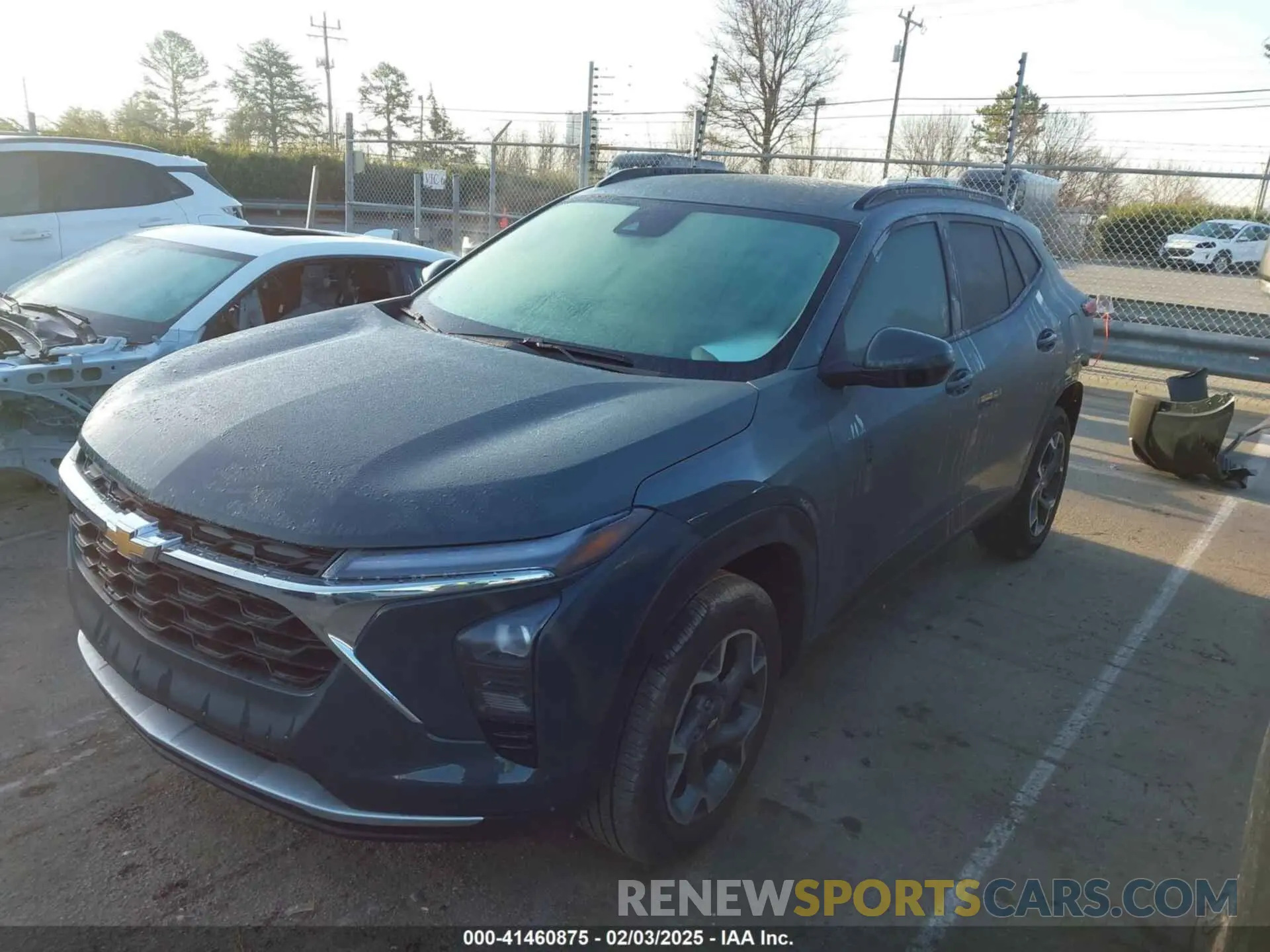2 fotografías del automóvil dañado KL77LHEP0SC103136 CHEVROLET TRAX 2025
