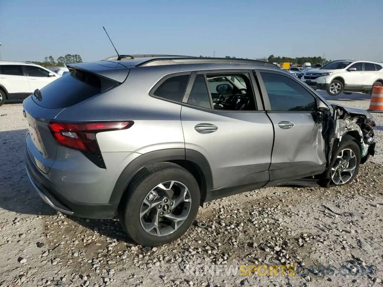 3 fotografías del automóvil dañado KL77LHEP1SC028088 CHEVROLET TRAX 2025