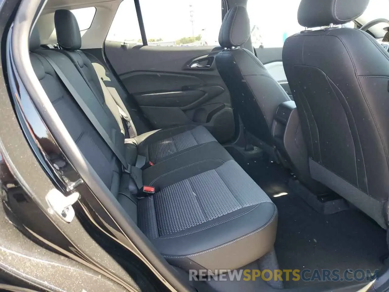 11 fotografías del automóvil dañado KL77LHEP2SC122514 CHEVROLET TRAX 2025