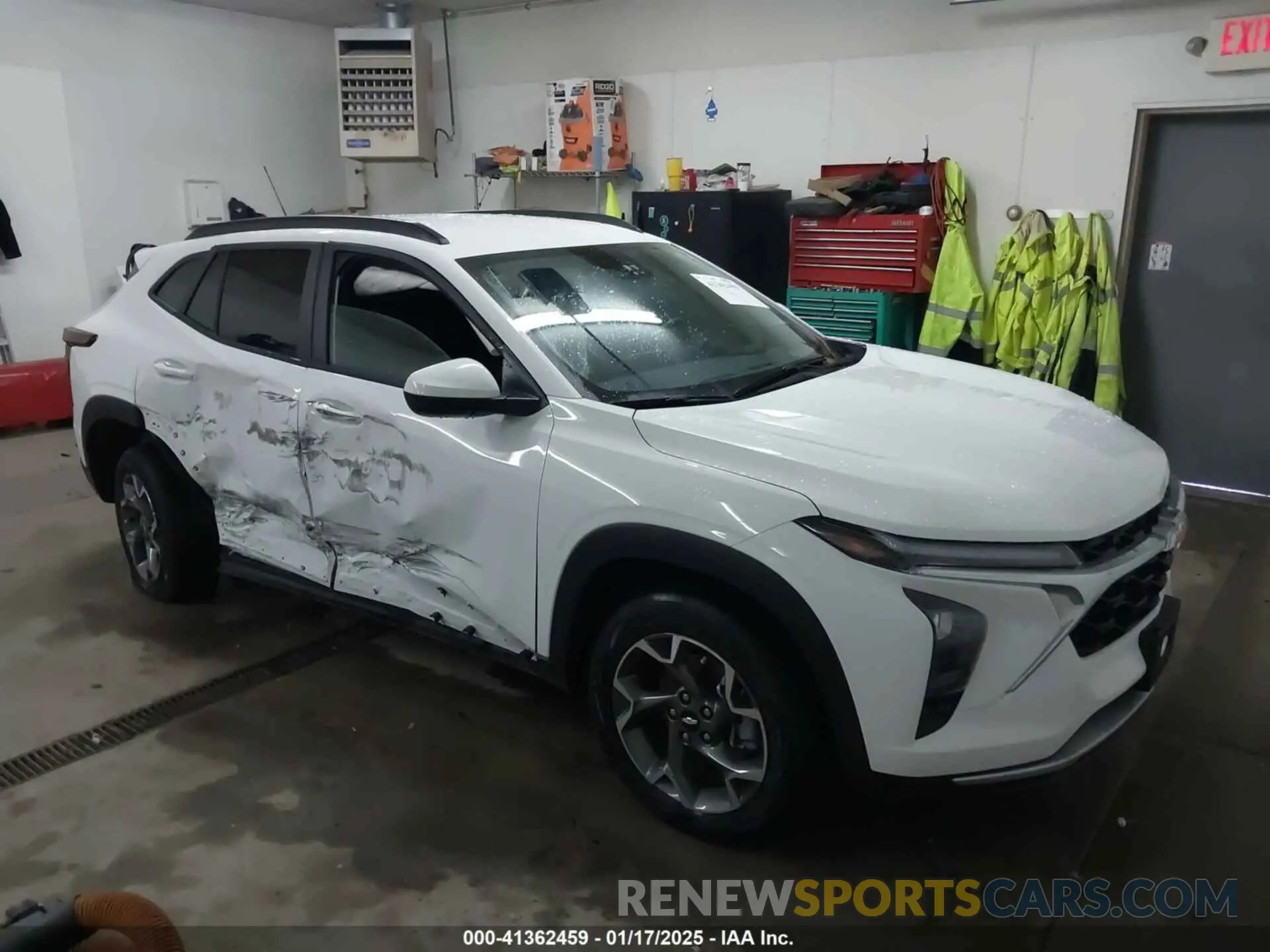 1 fotografías del automóvil dañado KL77LHEP2SC134923 CHEVROLET TRAX 2025