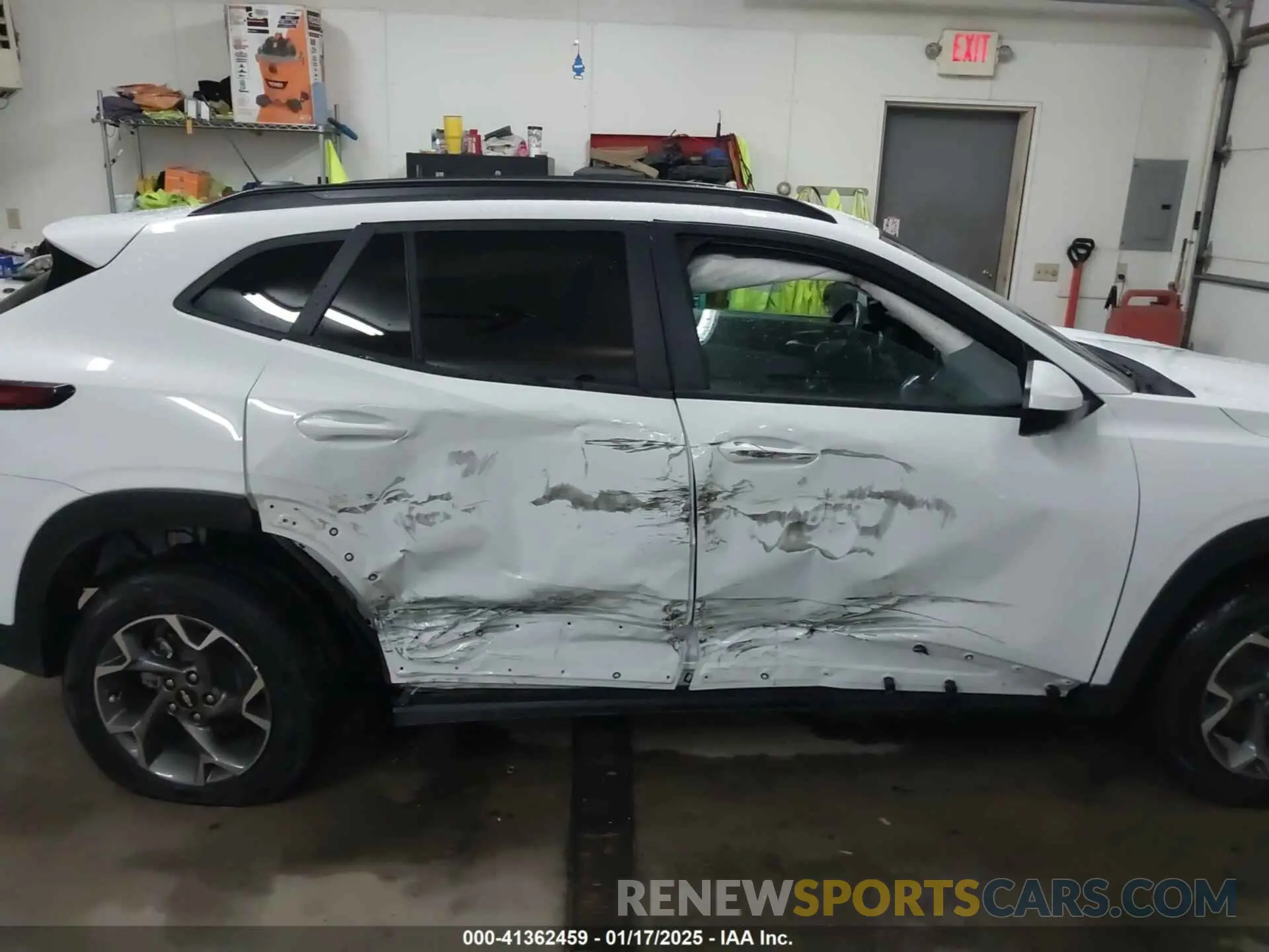 13 fotografías del automóvil dañado KL77LHEP2SC134923 CHEVROLET TRAX 2025
