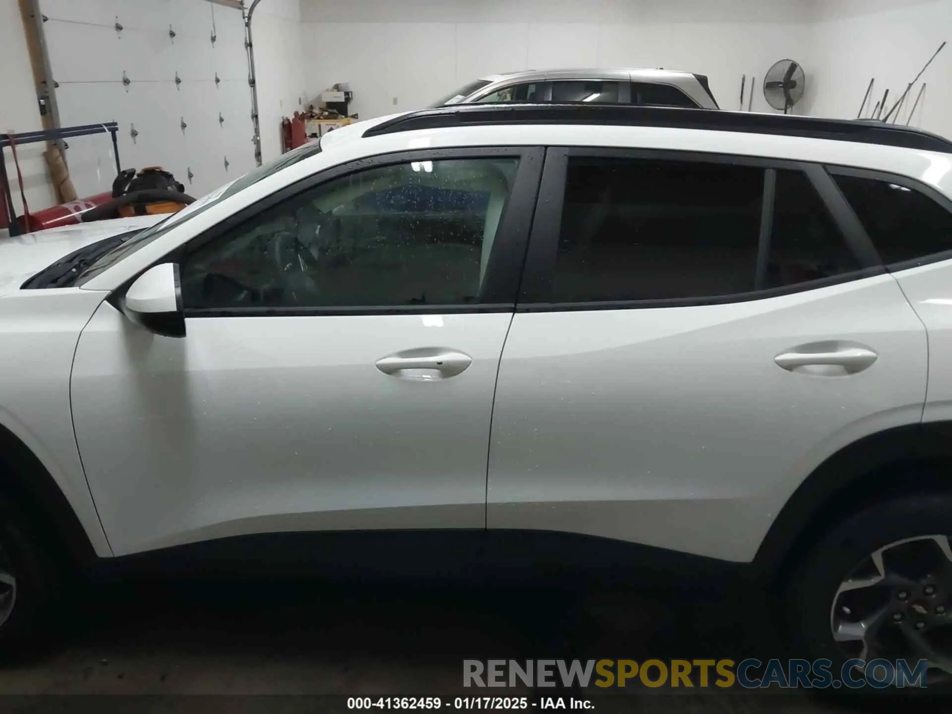 14 fotografías del automóvil dañado KL77LHEP2SC134923 CHEVROLET TRAX 2025