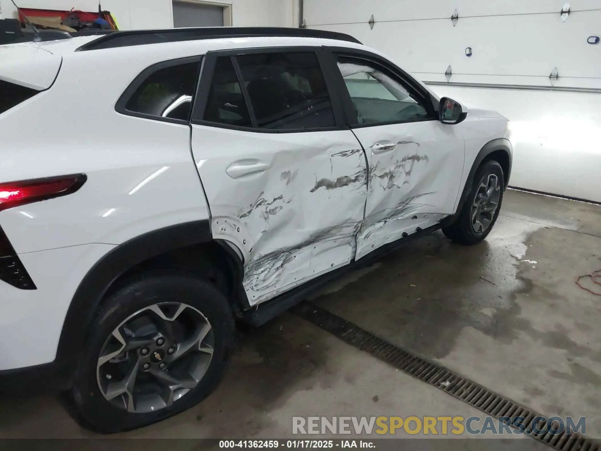17 fotografías del automóvil dañado KL77LHEP2SC134923 CHEVROLET TRAX 2025