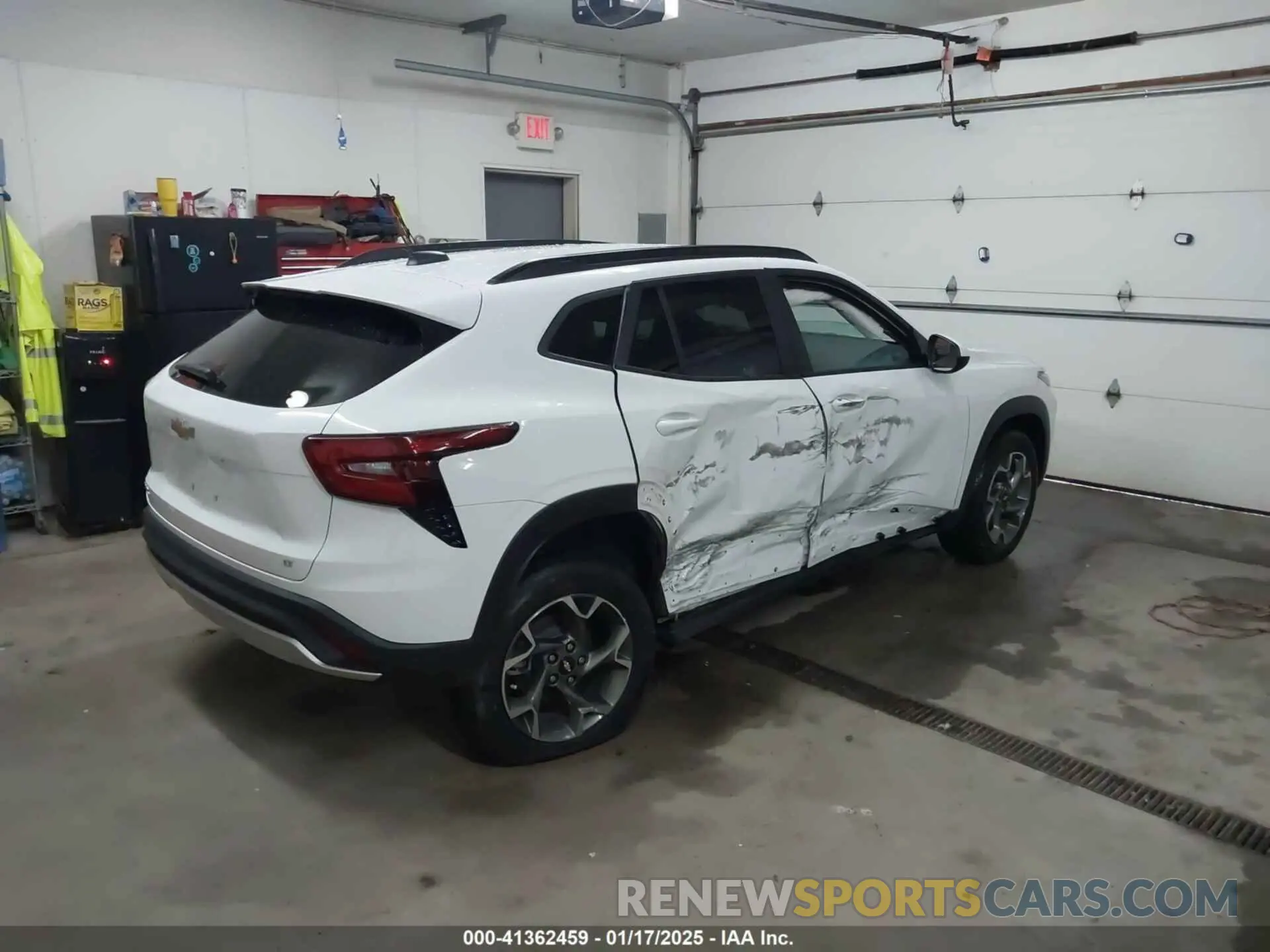 4 fotografías del automóvil dañado KL77LHEP2SC134923 CHEVROLET TRAX 2025