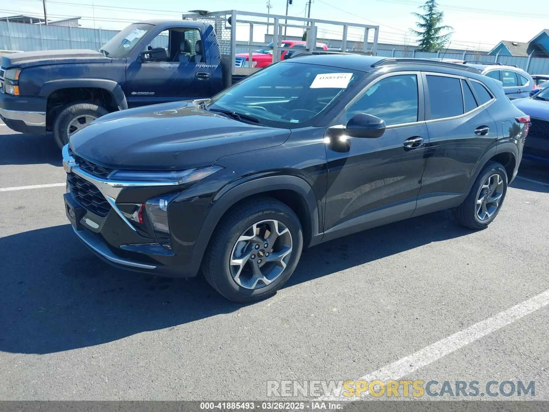 2 fotografías del automóvil dañado KL77LHEP2SC150488 CHEVROLET TRAX 2025