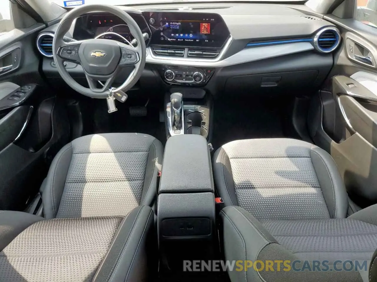 8 fotografías del automóvil dañado KL77LHEP3SC230625 CHEVROLET TRAX 2025