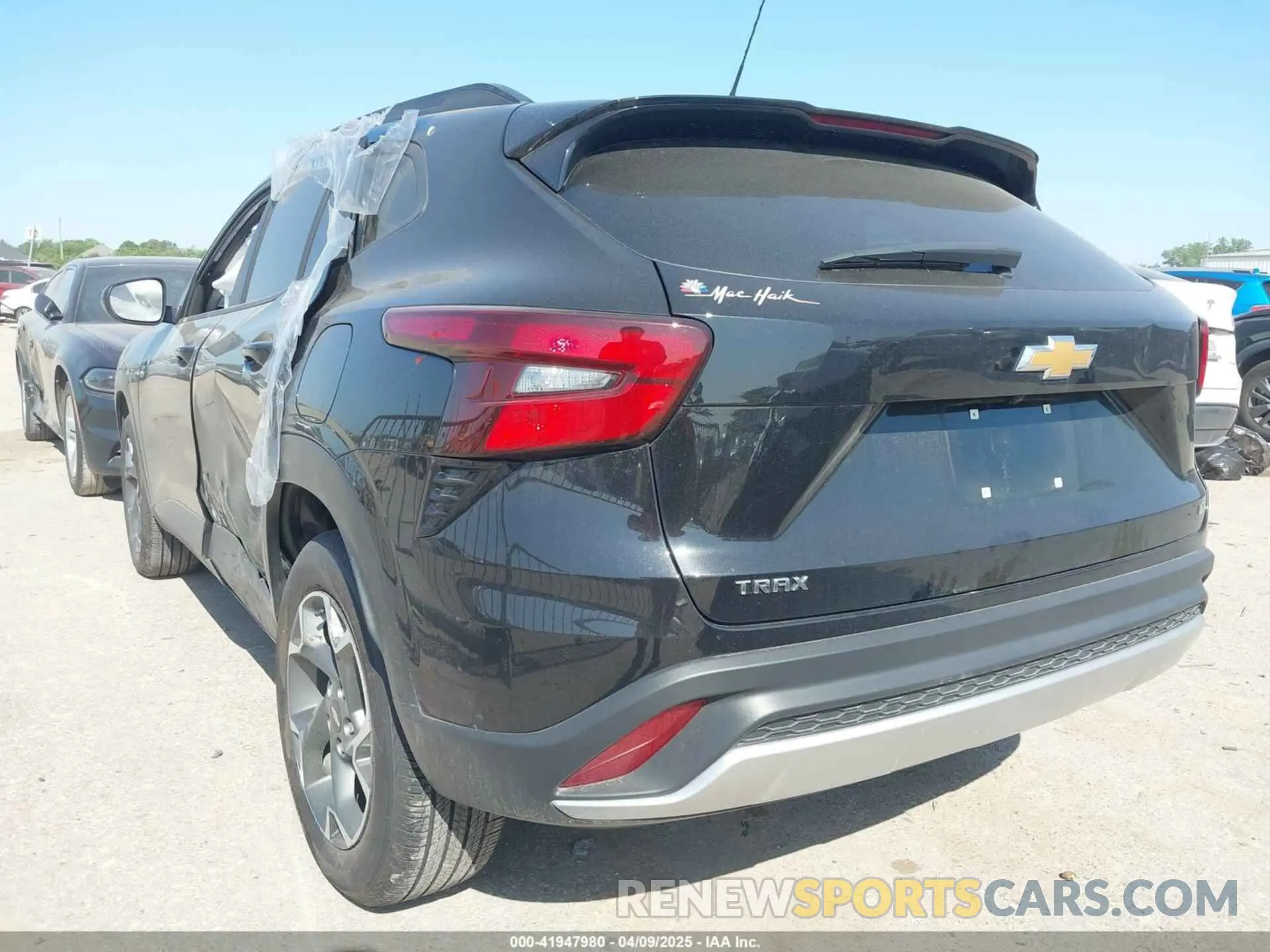 3 fotografías del automóvil dañado KL77LHEP4SC023659 CHEVROLET TRAX 2025