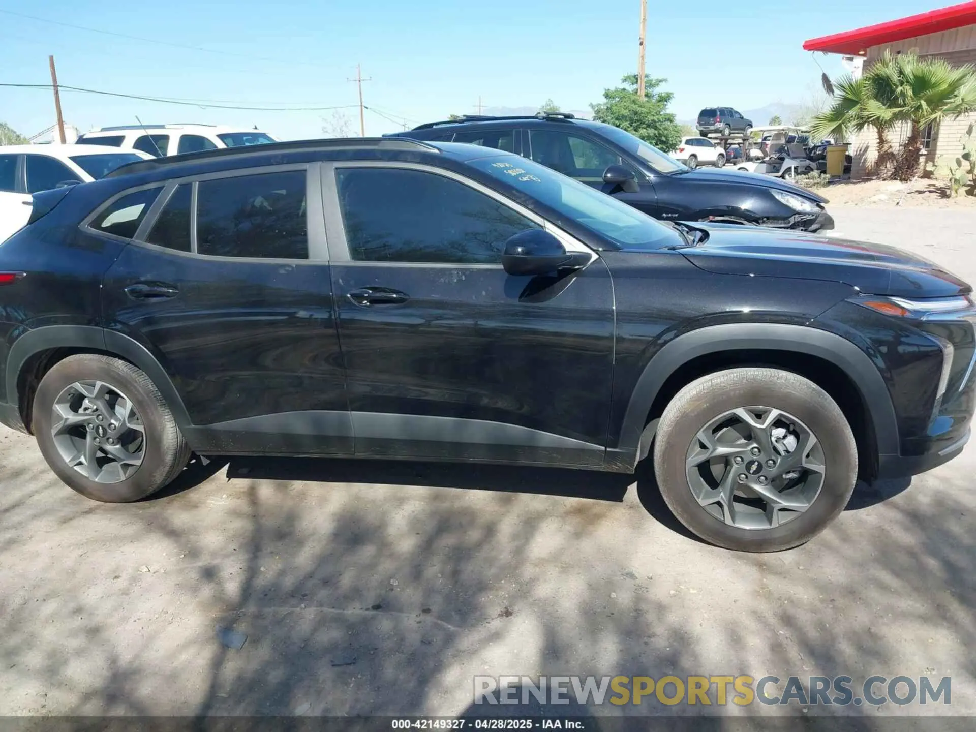 12 fotografías del automóvil dañado KL77LHEP4SC036671 CHEVROLET TRAX 2025