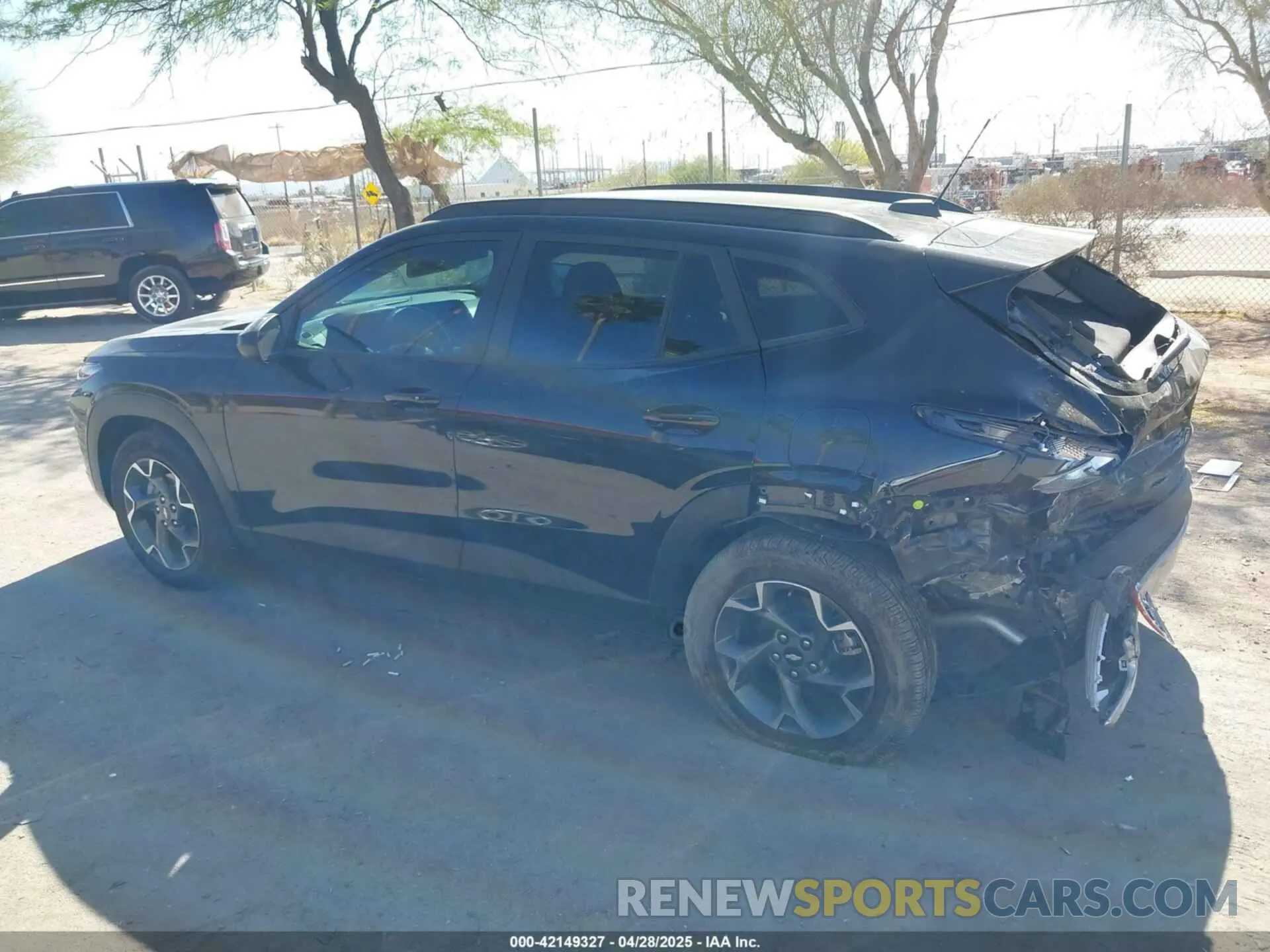 13 fotografías del automóvil dañado KL77LHEP4SC036671 CHEVROLET TRAX 2025