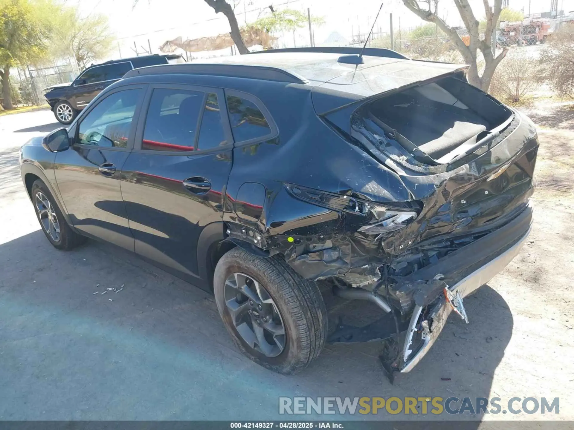 3 fotografías del automóvil dañado KL77LHEP4SC036671 CHEVROLET TRAX 2025