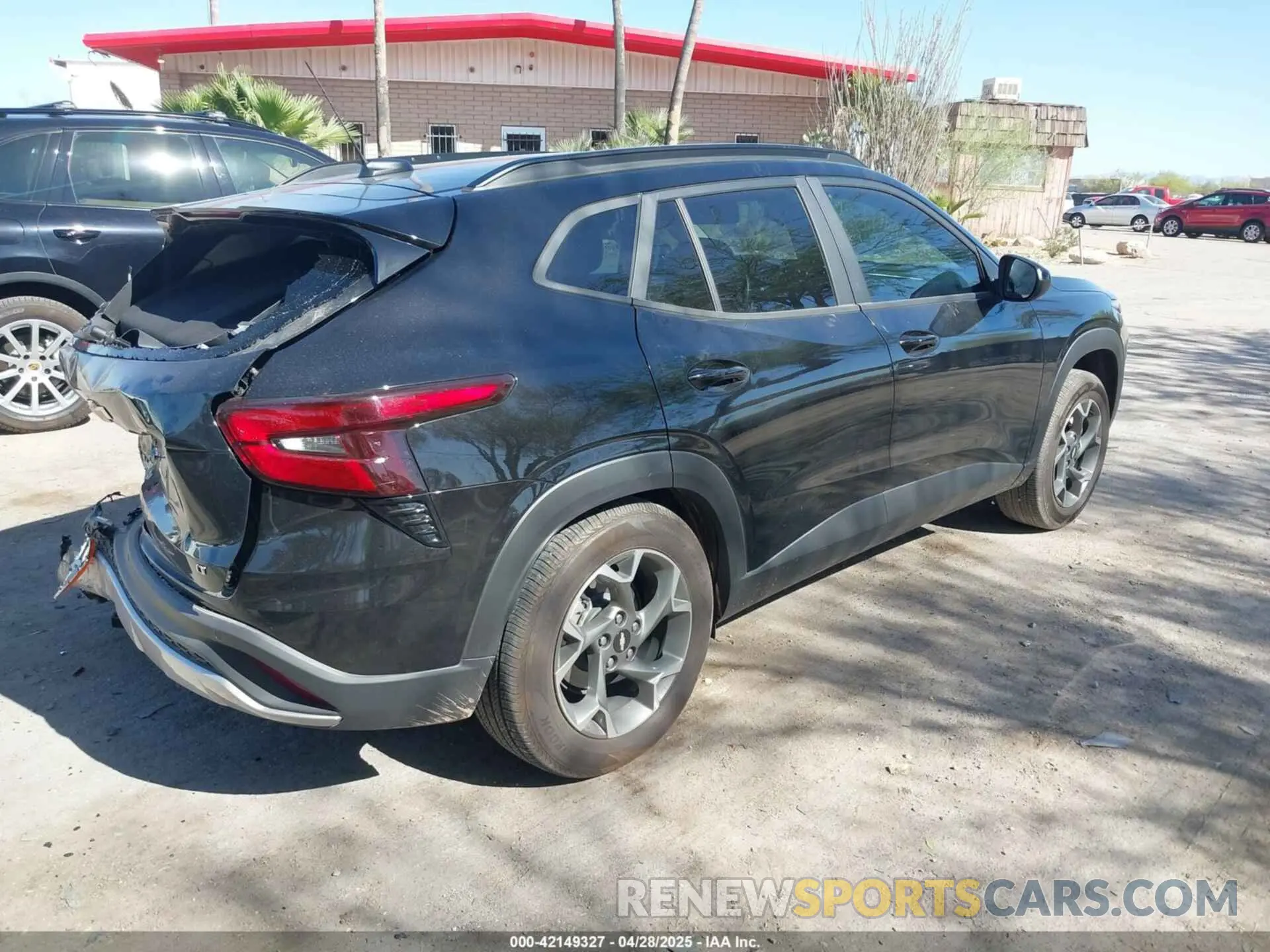 4 fotografías del automóvil dañado KL77LHEP4SC036671 CHEVROLET TRAX 2025