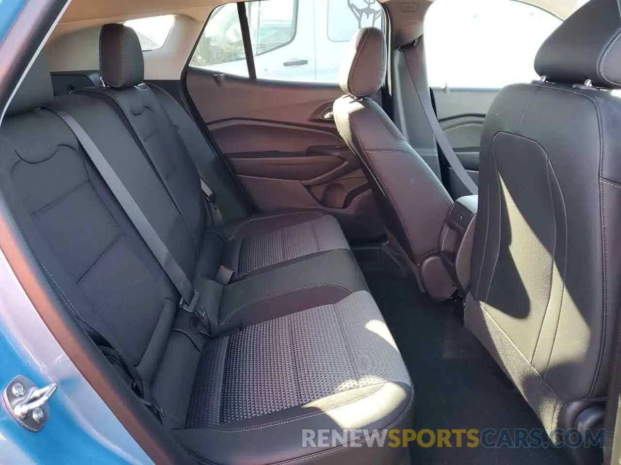 11 fotografías del automóvil dañado KL77LHEP4SC039392 CHEVROLET TRAX 2025