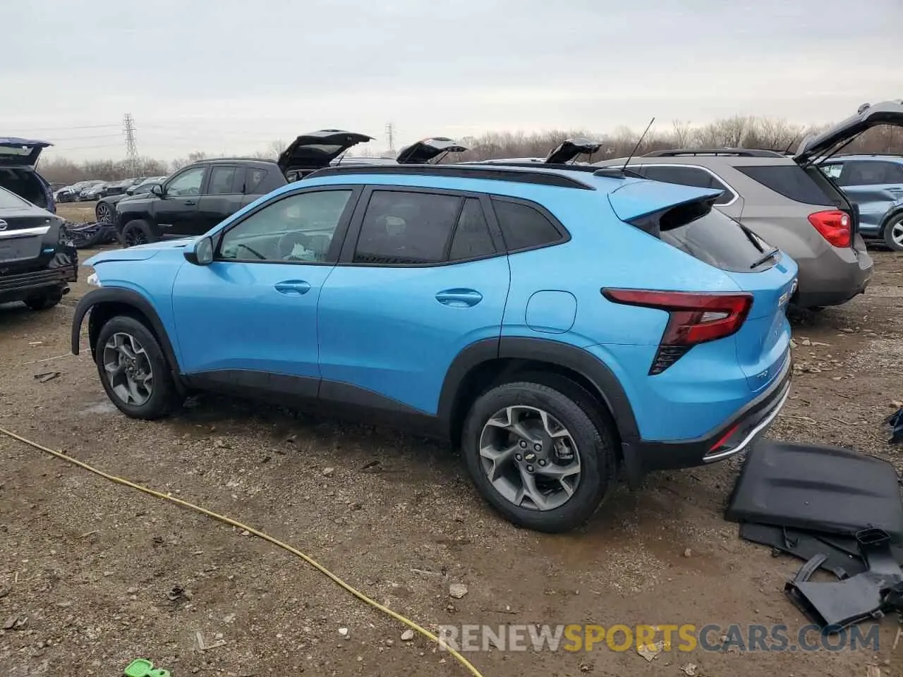 2 fotografías del automóvil dañado KL77LHEP4SC039392 CHEVROLET TRAX 2025