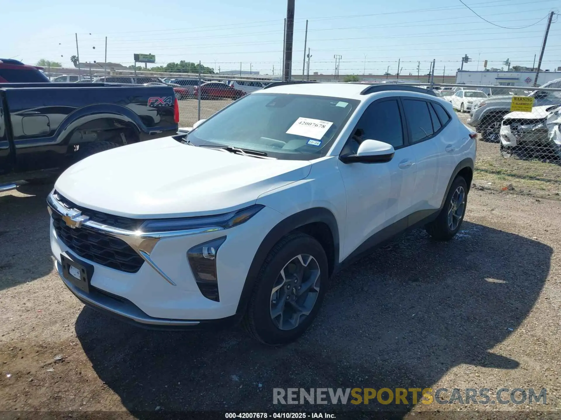 2 fotografías del automóvil dañado KL77LHEP4SC118481 CHEVROLET TRAX 2025