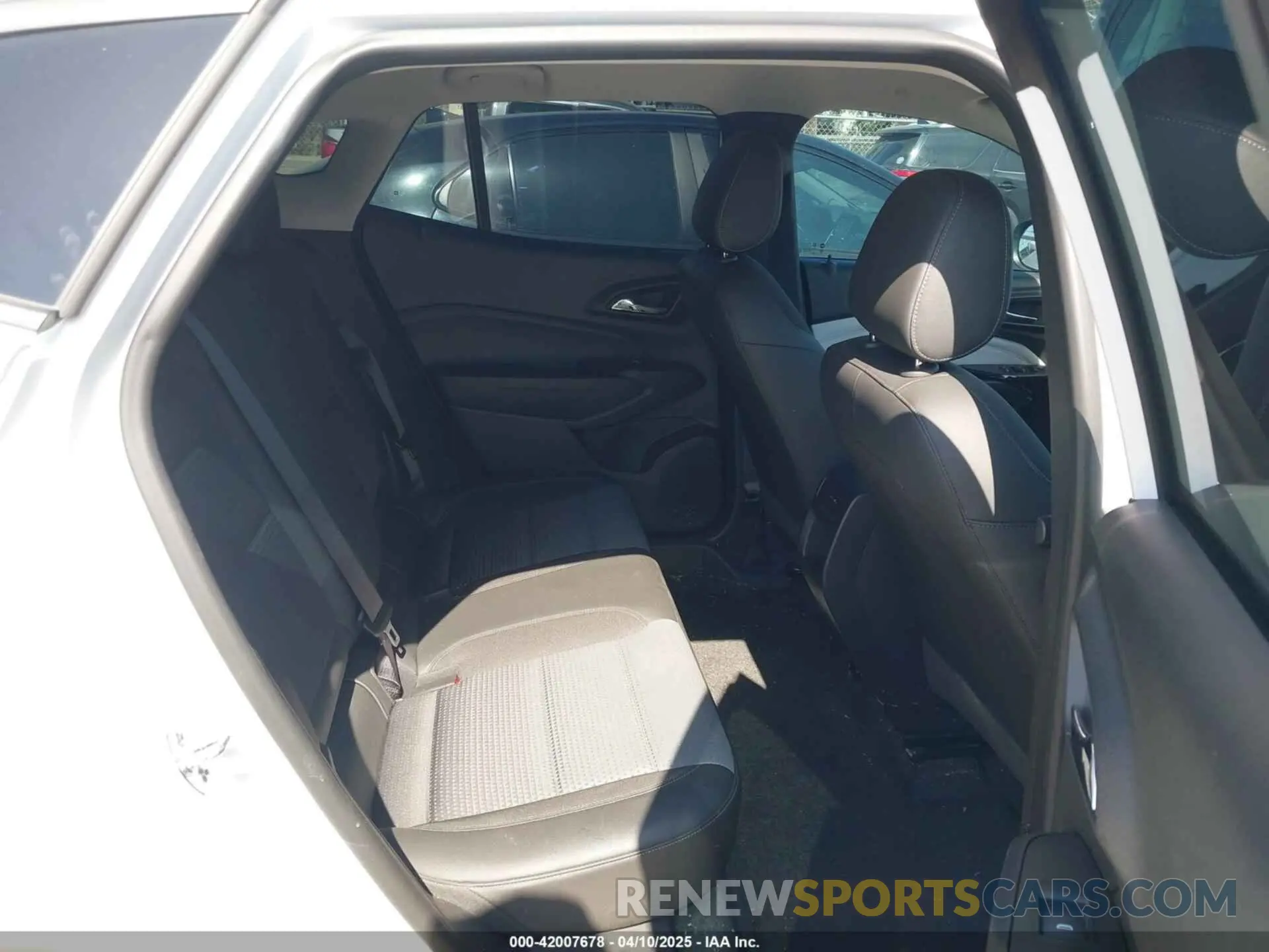 8 fotografías del automóvil dañado KL77LHEP4SC118481 CHEVROLET TRAX 2025