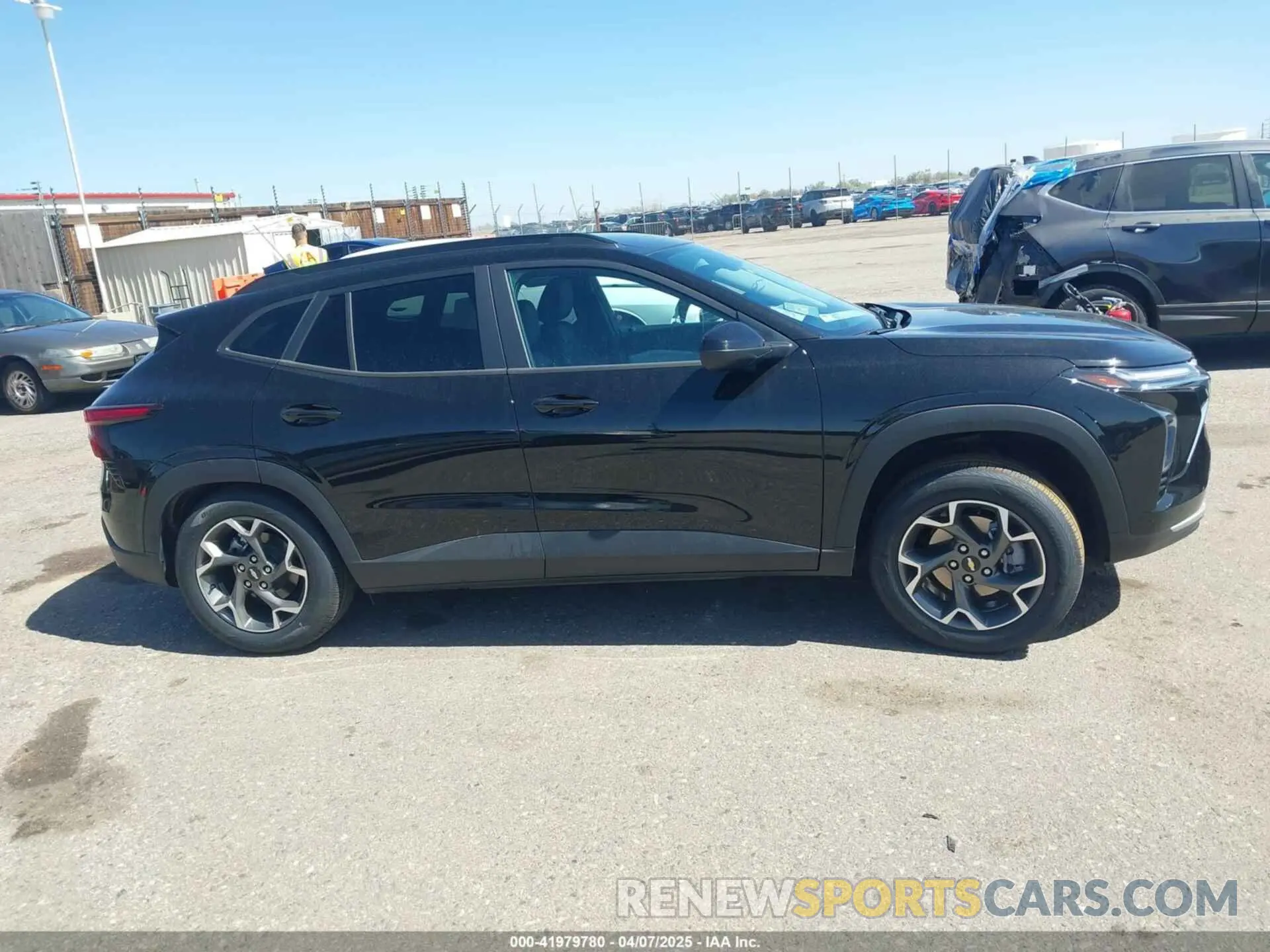 13 fotografías del automóvil dañado KL77LHEP4SC155563 CHEVROLET TRAX 2025