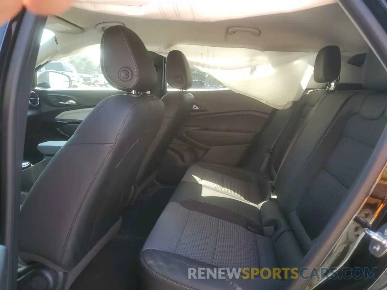 11 fotografías del automóvil dañado KL77LHEP5SC025727 CHEVROLET TRAX 2025