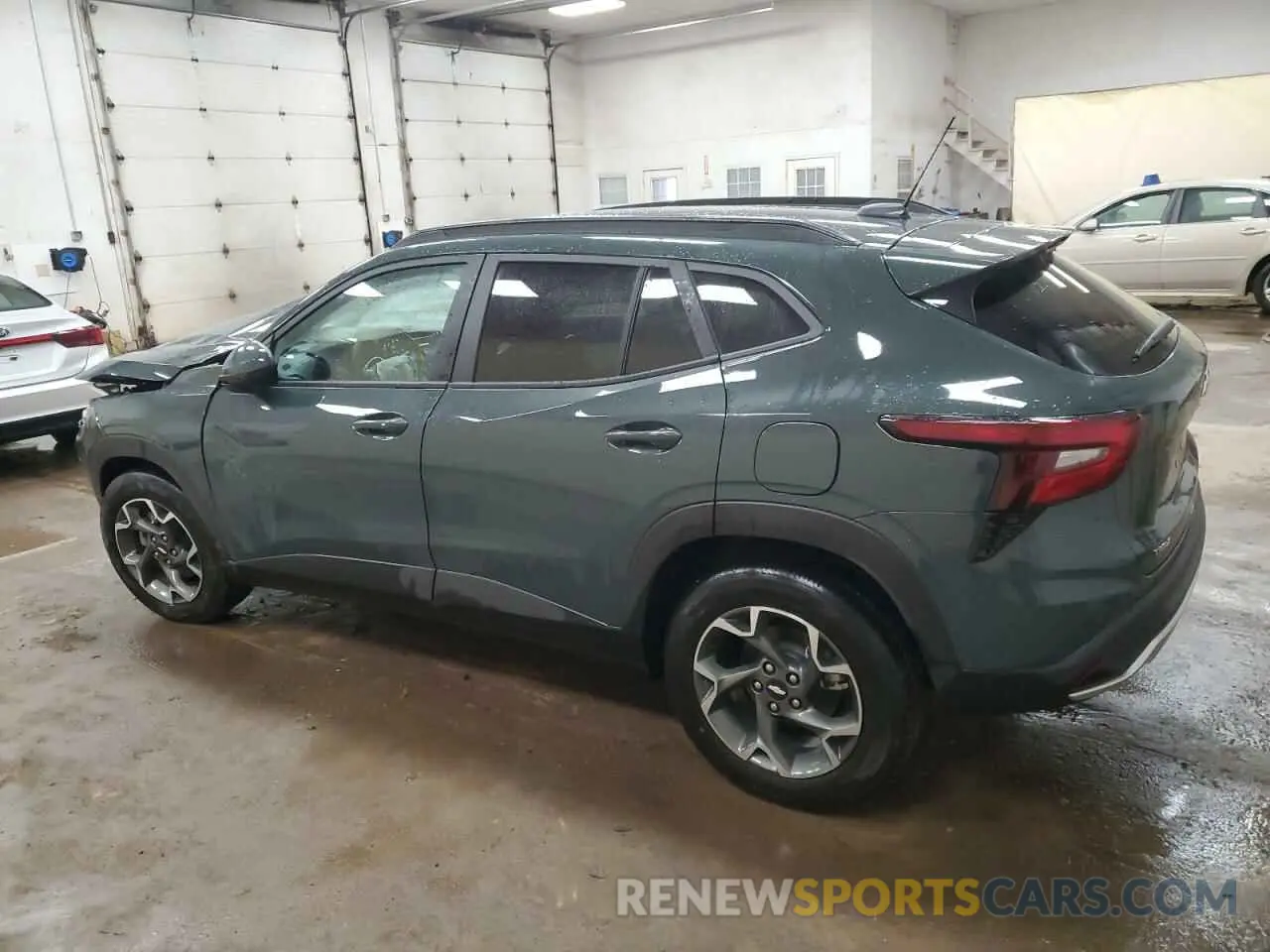 2 fotografías del automóvil dañado KL77LHEP5SC039224 CHEVROLET TRAX 2025