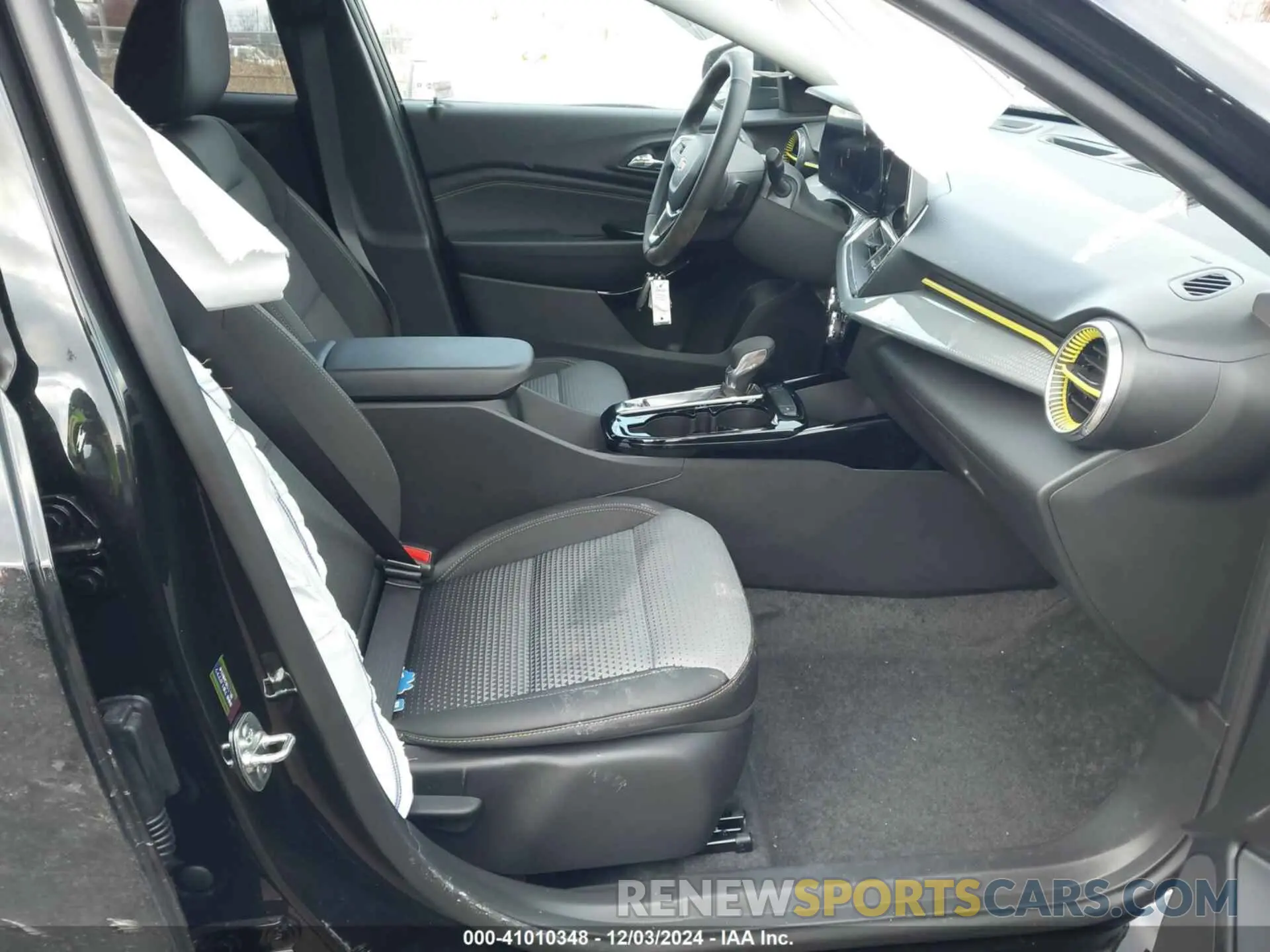 5 fotografías del automóvil dañado KL77LHEP5SC122099 CHEVROLET TRAX 2025