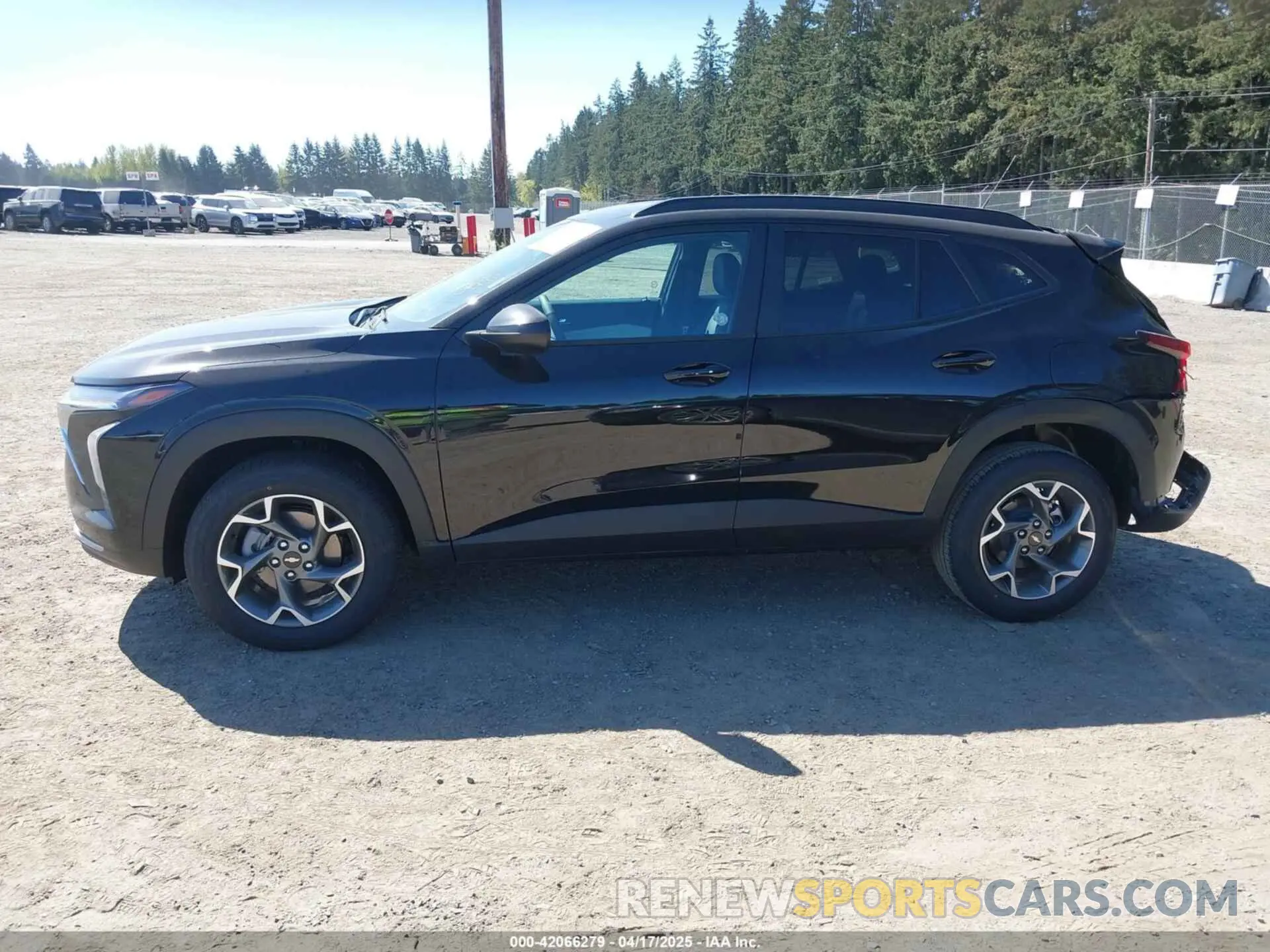 14 fotografías del automóvil dañado KL77LHEP5SC230402 CHEVROLET TRAX 2025