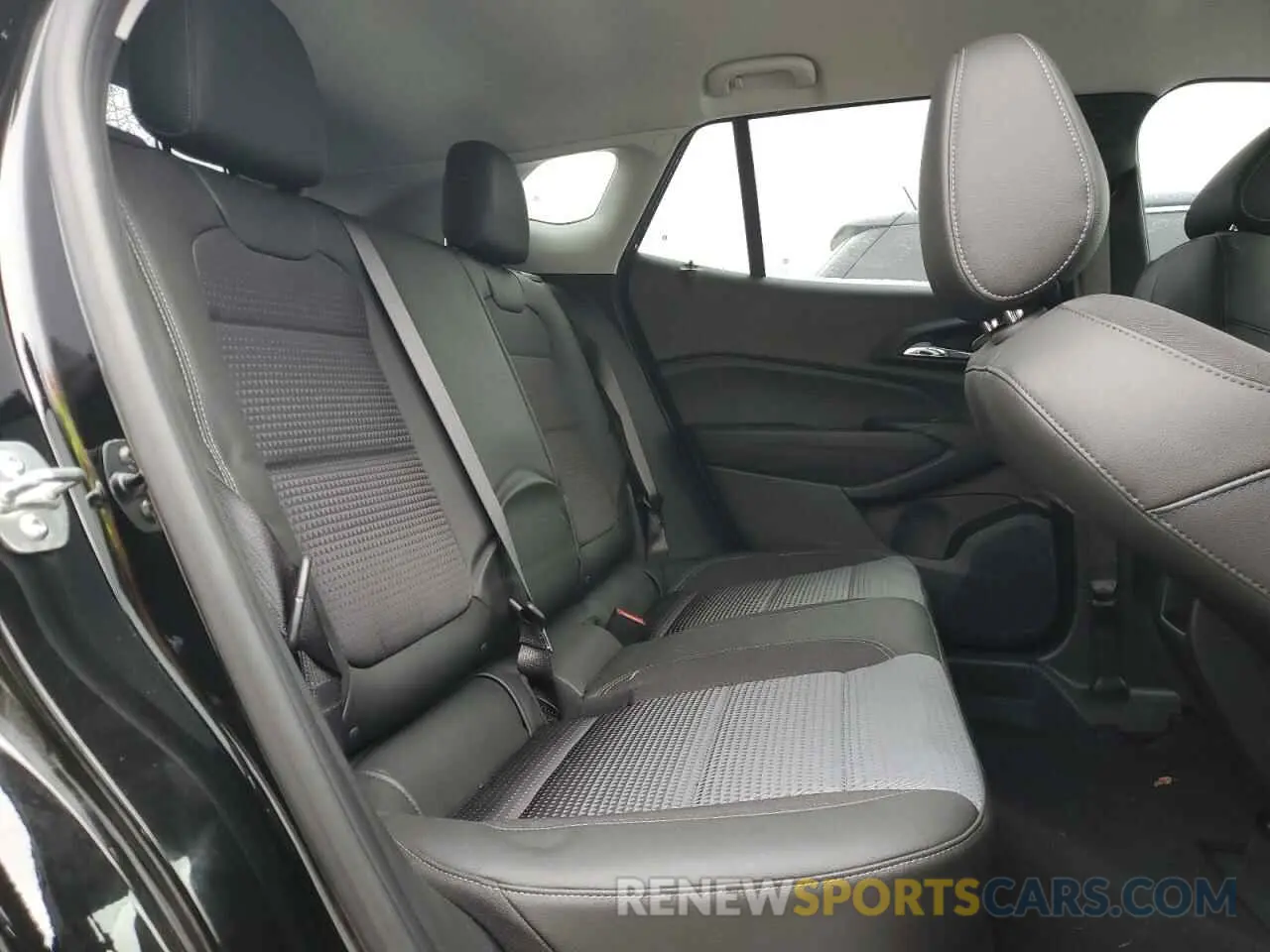 11 fotografías del automóvil dañado KL77LHEP6SC085676 CHEVROLET TRAX 2025
