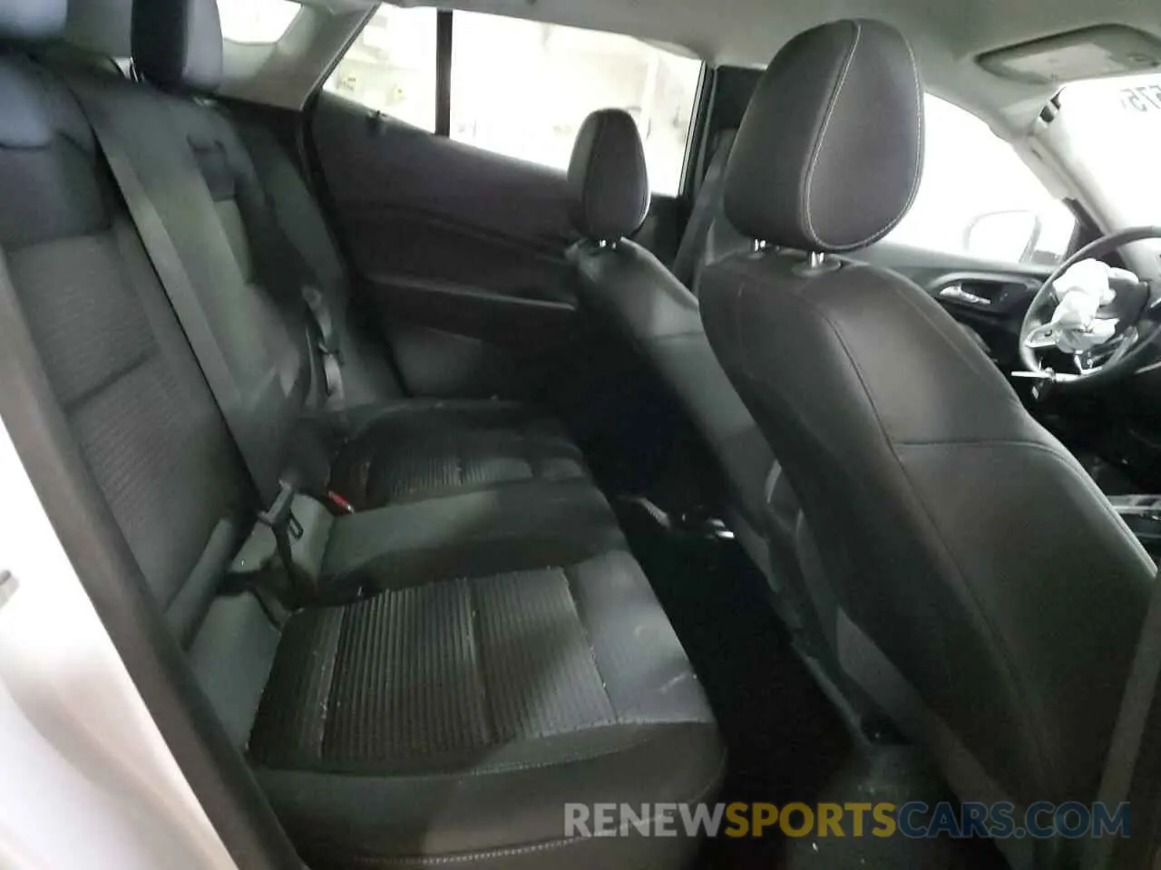 10 fotografías del automóvil dañado KL77LHEP6SC151420 CHEVROLET TRAX 2025