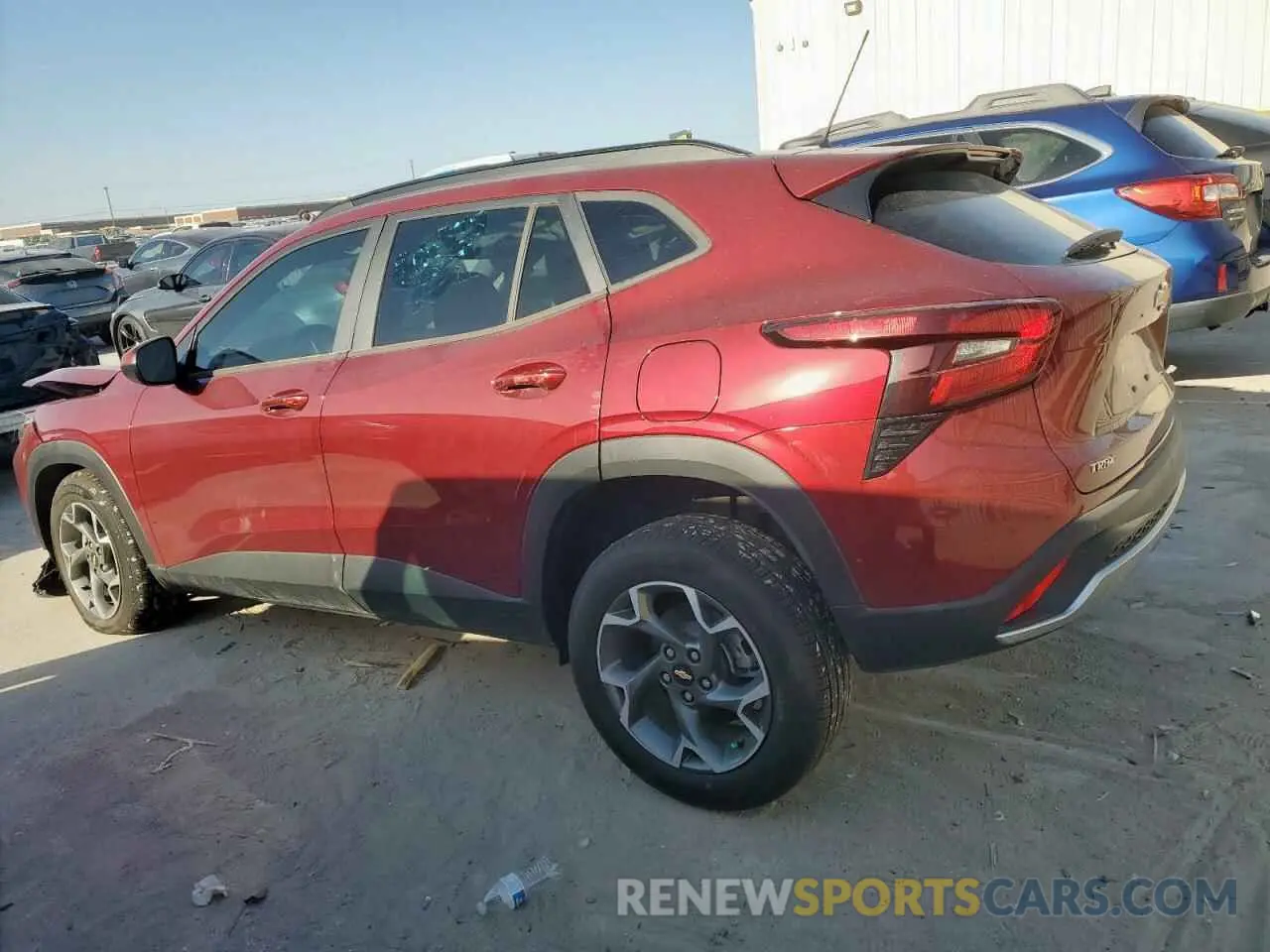 2 fotografías del automóvil dañado KL77LHEP6SC157850 CHEVROLET TRAX 2025