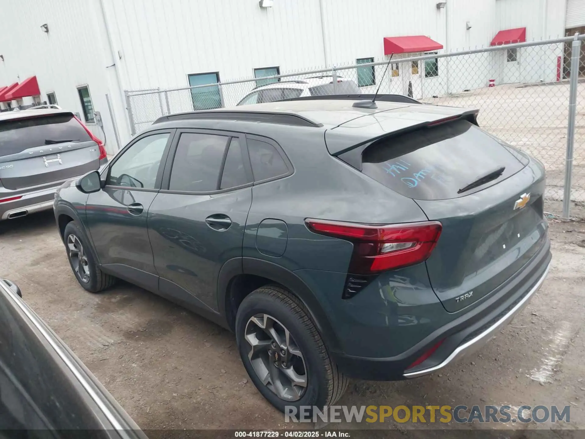 14 fotografías del automóvil dañado KL77LHEP6SC169609 CHEVROLET TRAX 2025