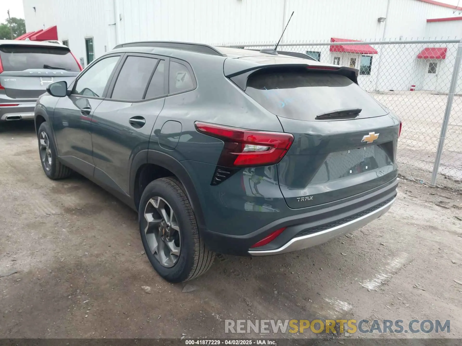 3 fotografías del automóvil dañado KL77LHEP6SC169609 CHEVROLET TRAX 2025