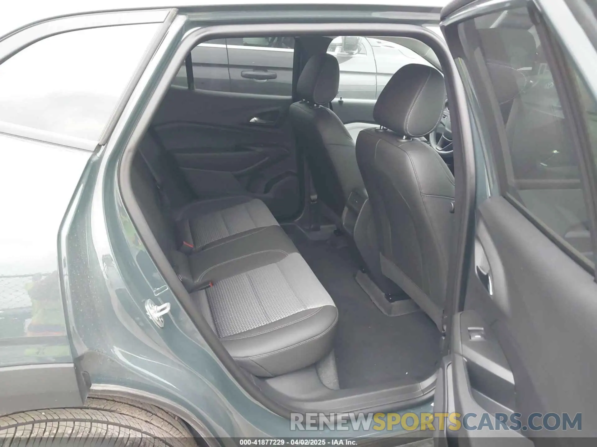 8 fotografías del automóvil dañado KL77LHEP6SC169609 CHEVROLET TRAX 2025