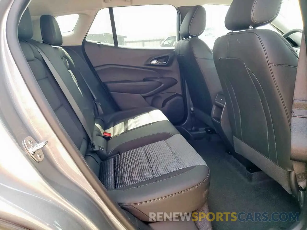 11 fotografías del automóvil dañado KL77LHEP6SC226875 CHEVROLET TRAX 2025