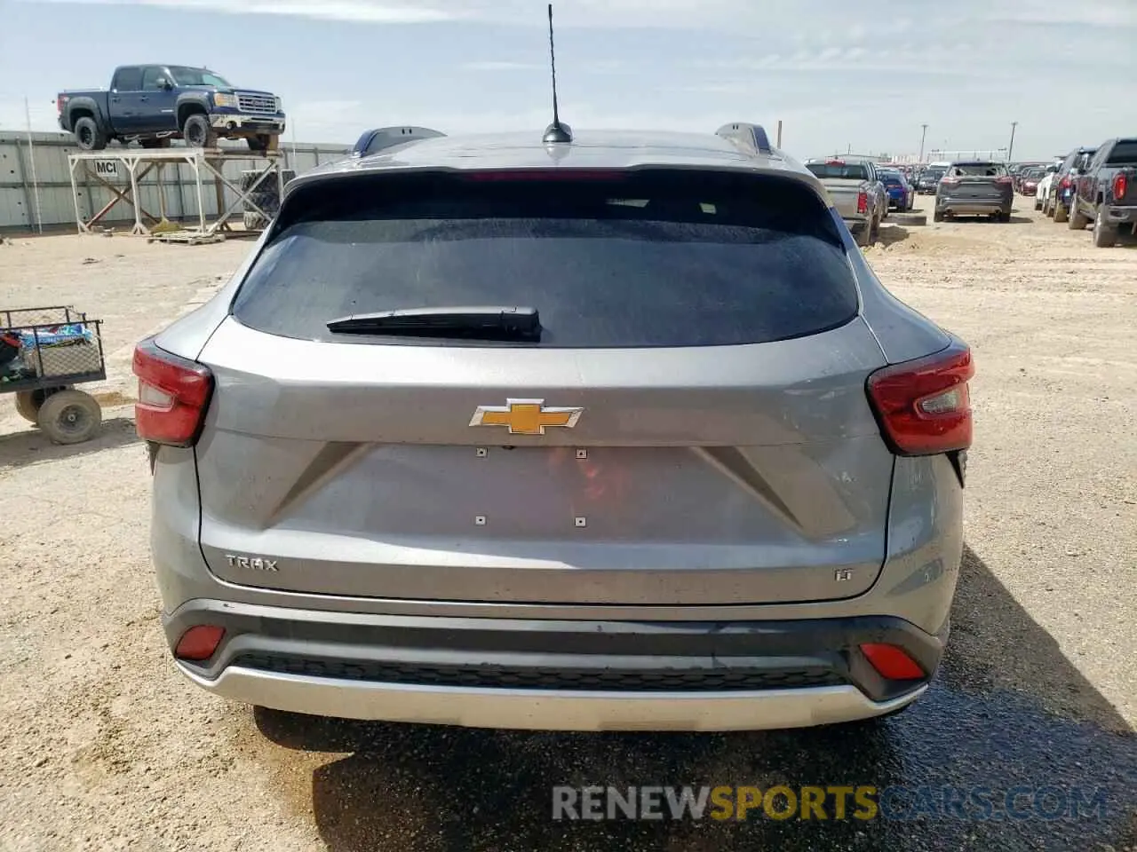 6 fotografías del automóvil dañado KL77LHEP6SC226875 CHEVROLET TRAX 2025