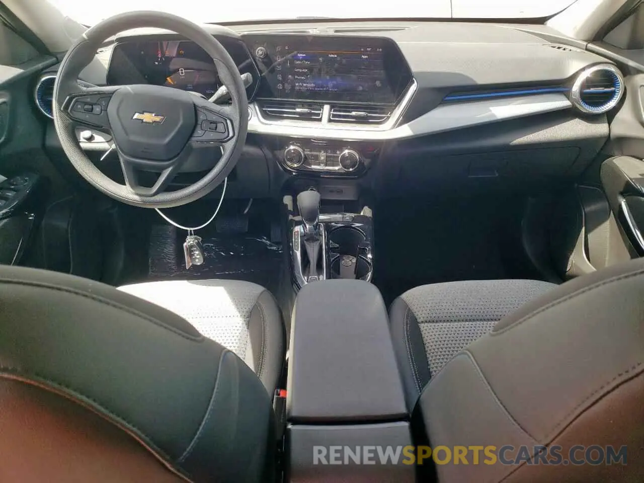 8 fotografías del automóvil dañado KL77LHEP6SC226875 CHEVROLET TRAX 2025
