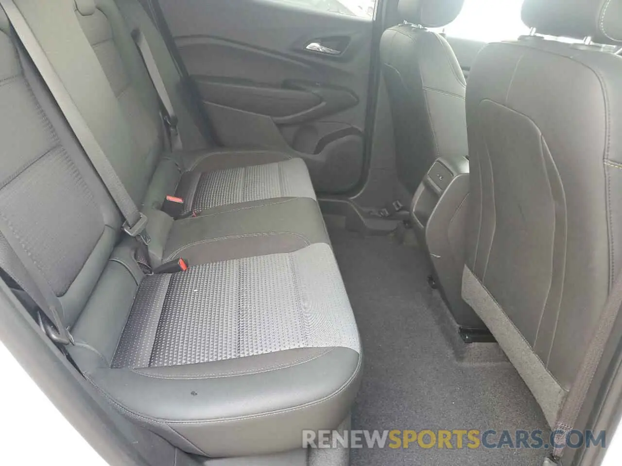 10 fotografías del automóvil dañado KL77LHEP7SC098937 CHEVROLET TRAX 2025