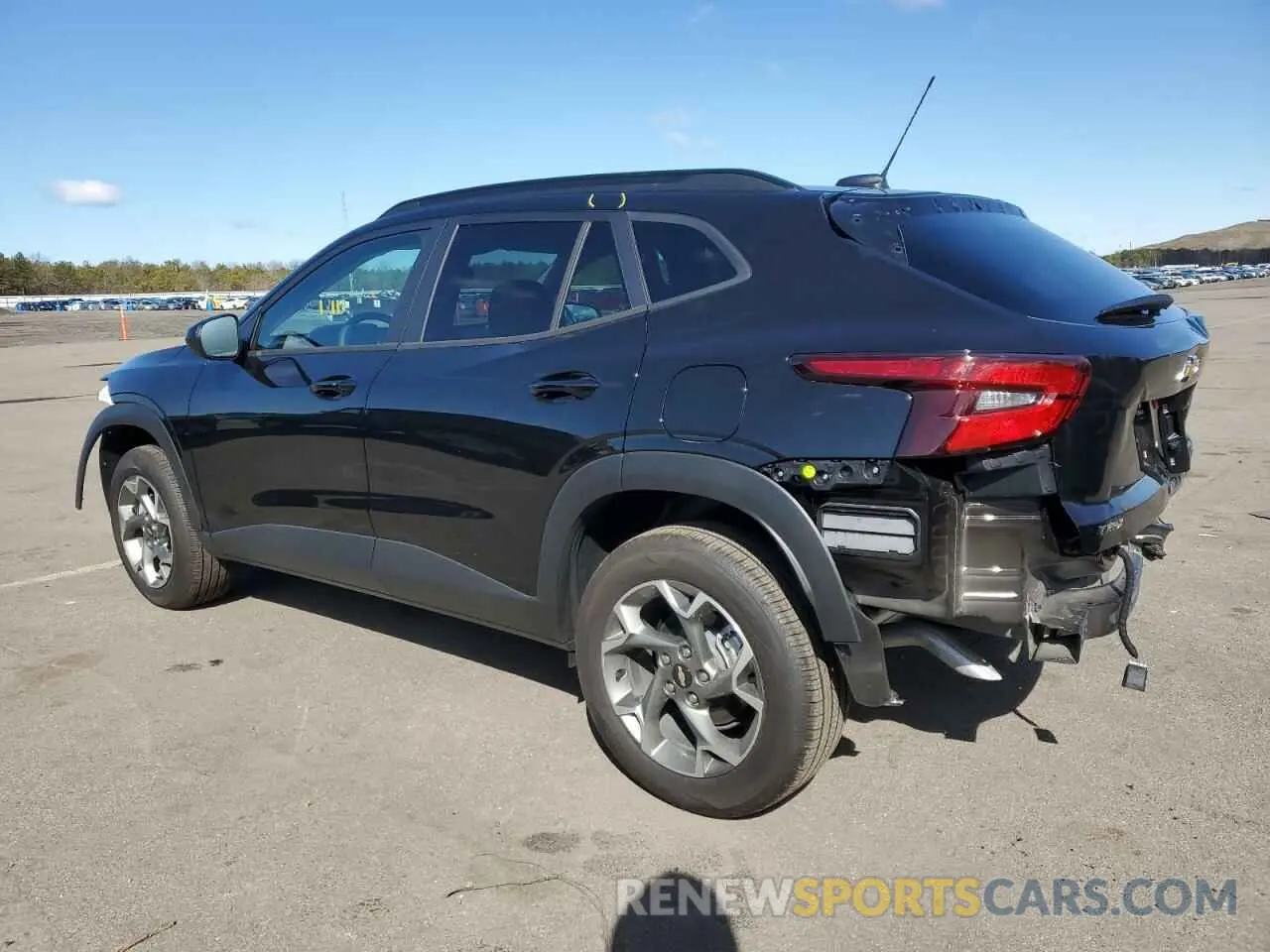2 fotografías del automóvil dañado KL77LHEP7SC139860 CHEVROLET TRAX 2025