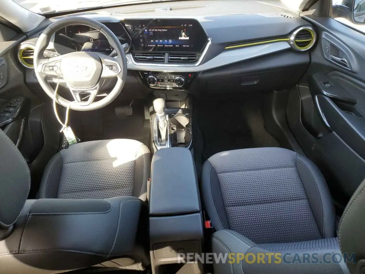 8 fotografías del automóvil dañado KL77LHEP7SC139860 CHEVROLET TRAX 2025