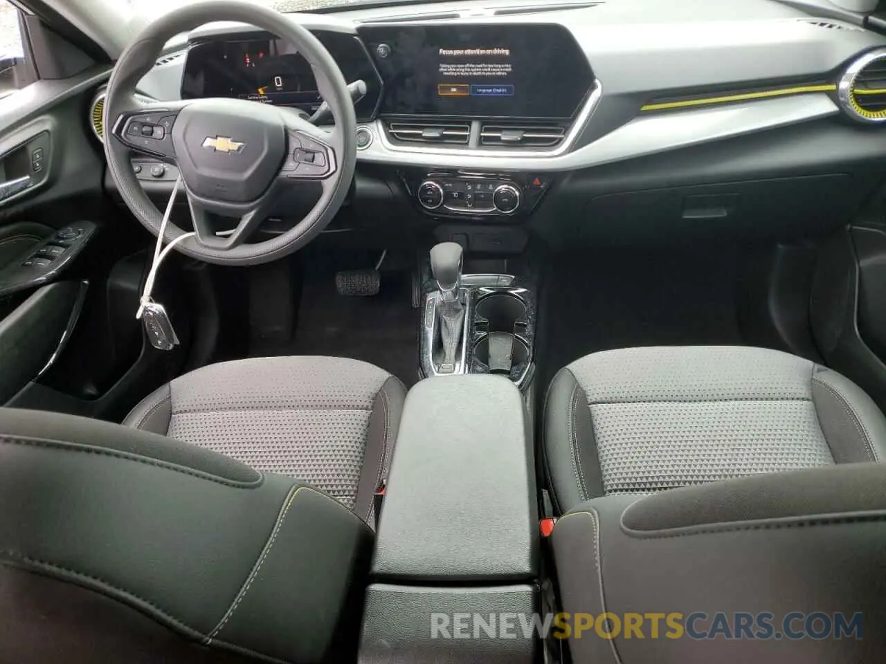 8 fotografías del automóvil dañado KL77LHEP8SC037239 CHEVROLET TRAX 2025
